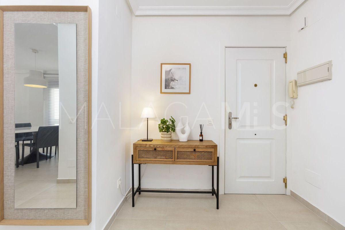 Ground floor apartment for sale in Nueva Andalucia with 3 bedrooms