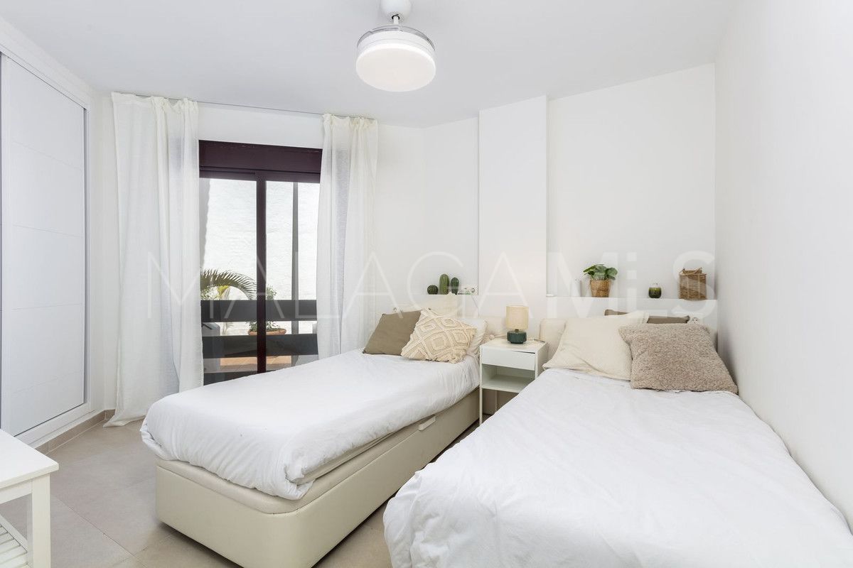 Ground floor apartment for sale in Nueva Andalucia with 3 bedrooms
