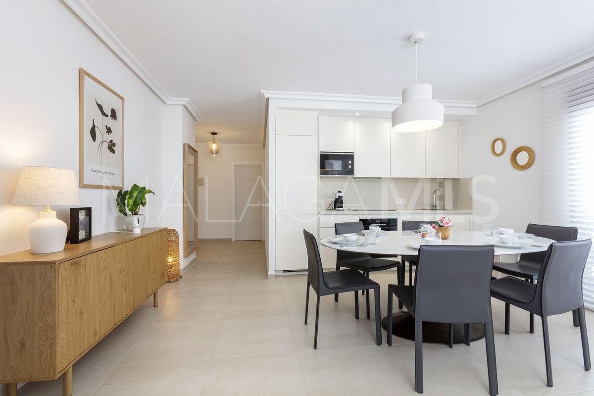 Ground floor apartment for sale in Nueva Andalucia with 3 bedrooms