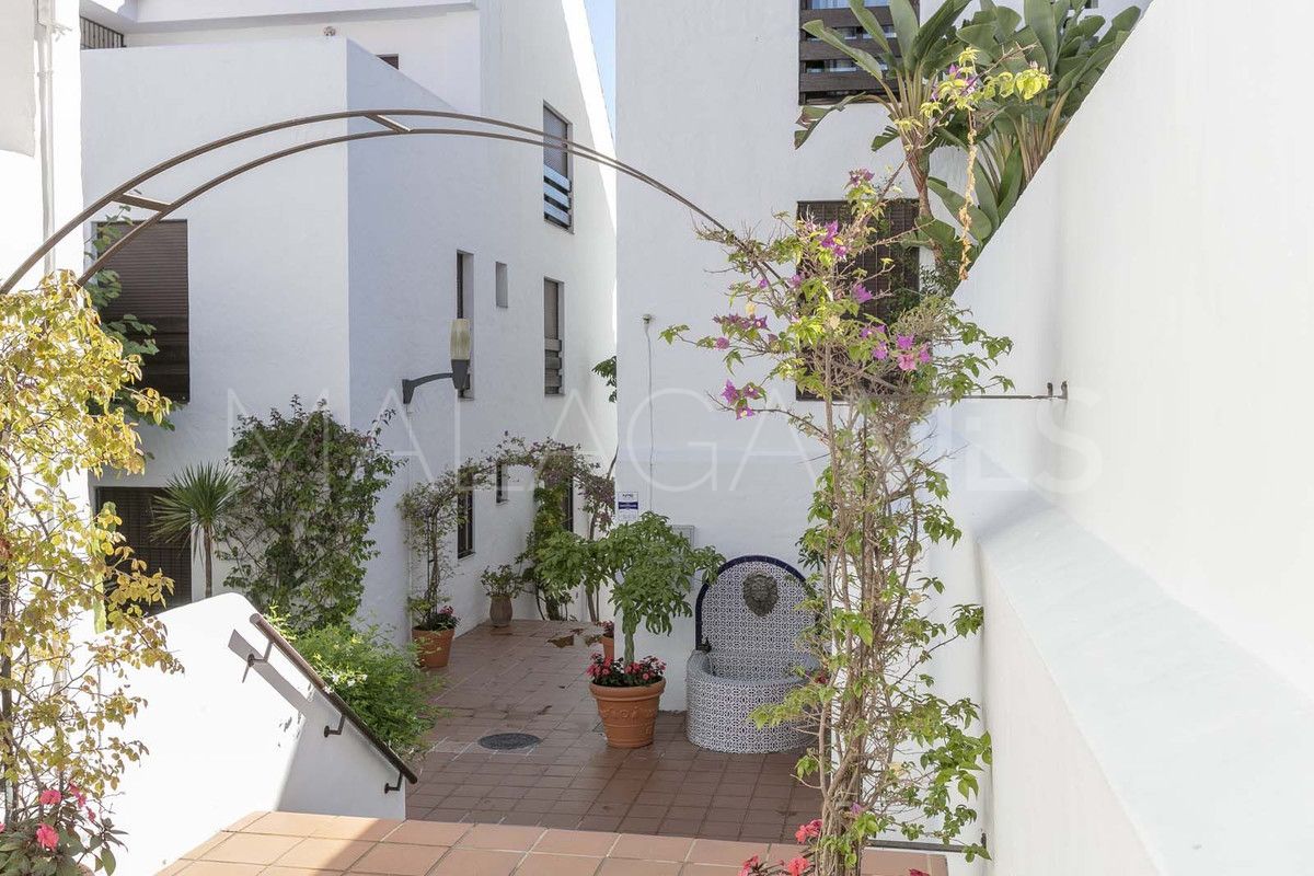 Markplanslägenhet for sale in Nueva Andalucia