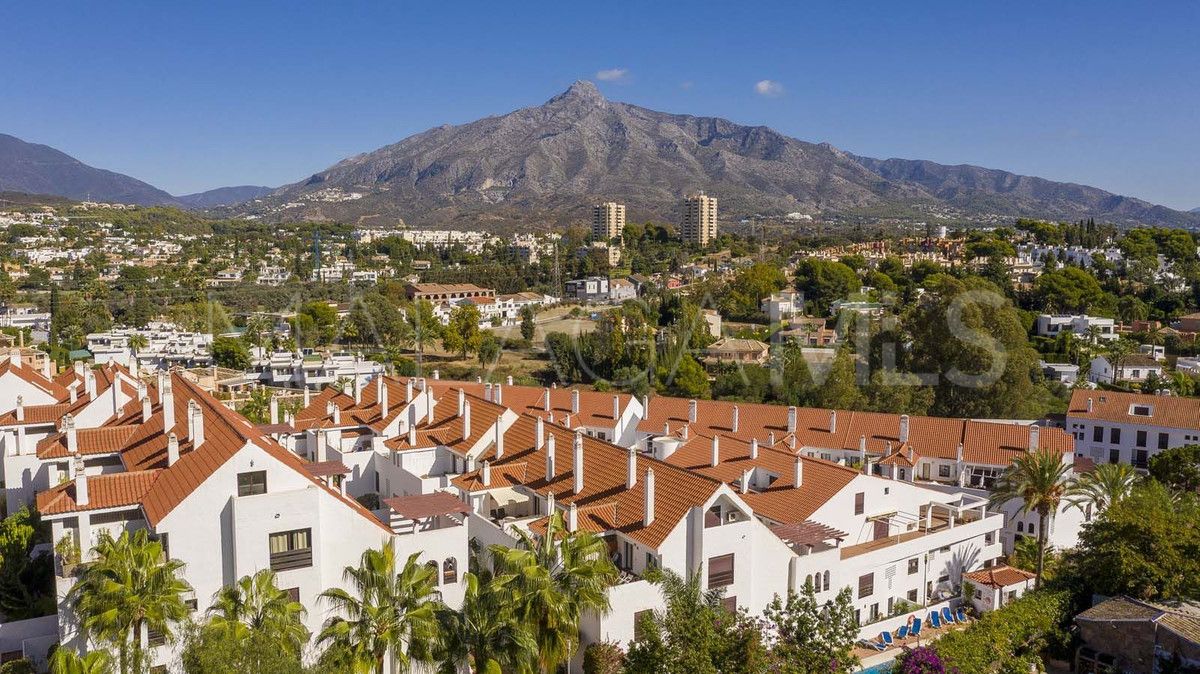 Markplanslägenhet for sale in Nueva Andalucia