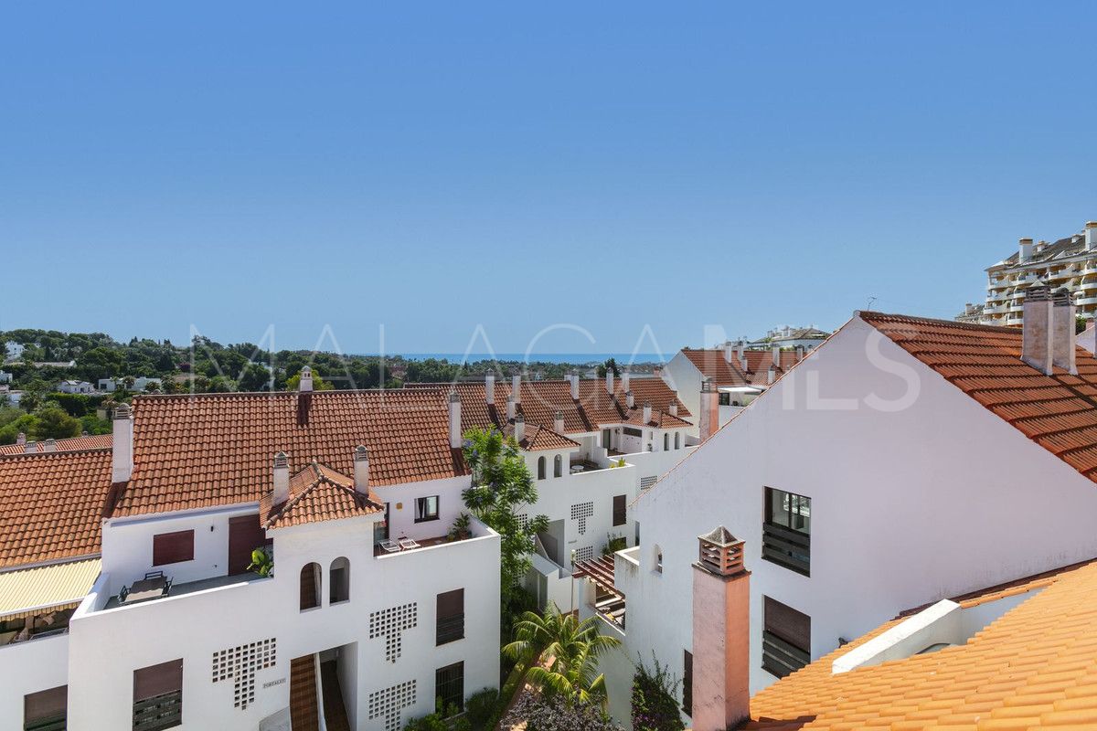 For sale Nueva Andalucia penthouse with 2 bedrooms