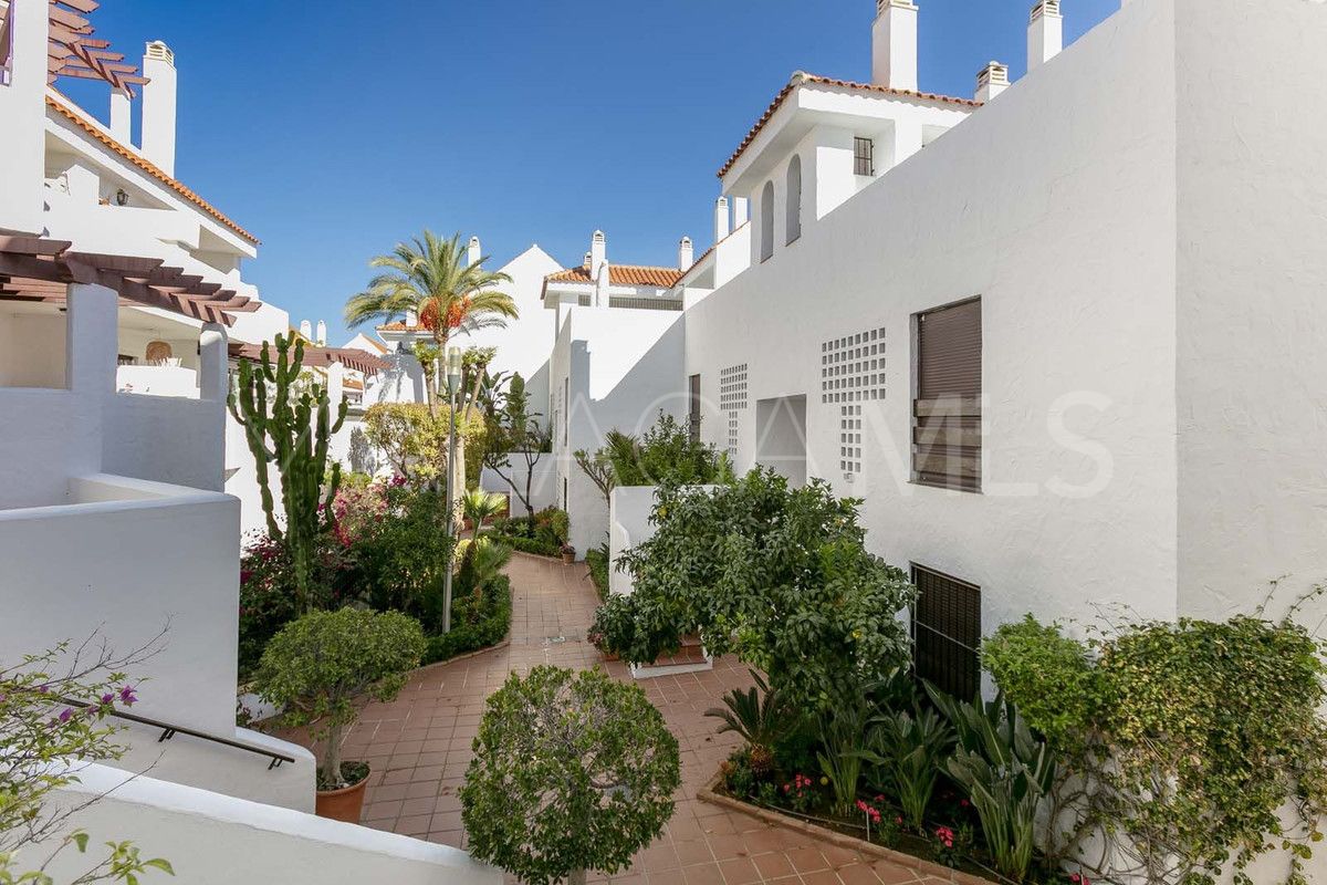 For sale Nueva Andalucia penthouse with 2 bedrooms