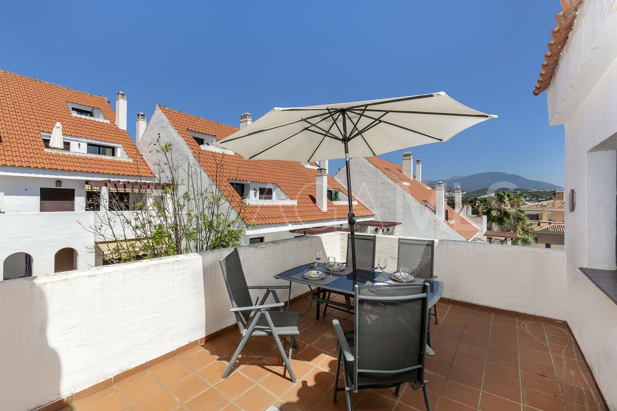 For sale Nueva Andalucia penthouse with 2 bedrooms