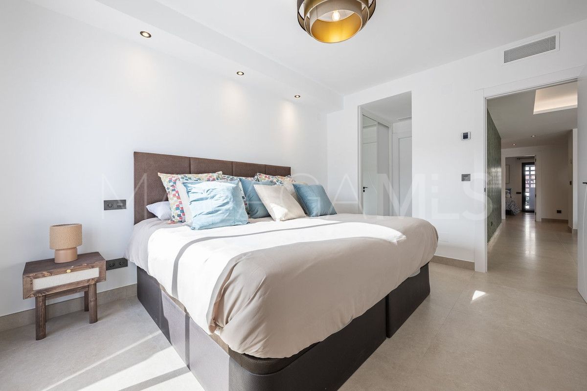 Apartamento for sale in Nueva Andalucia with 3 bedrooms