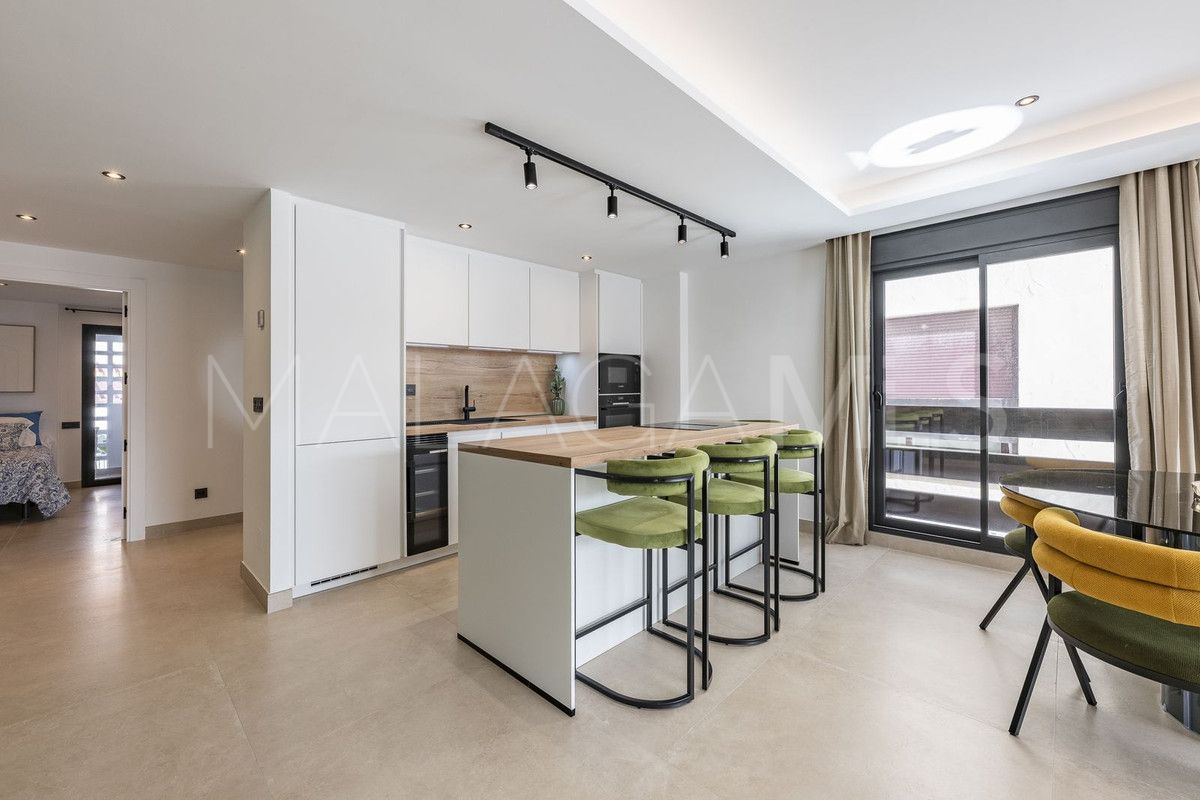 Apartamento for sale in Nueva Andalucia with 3 bedrooms