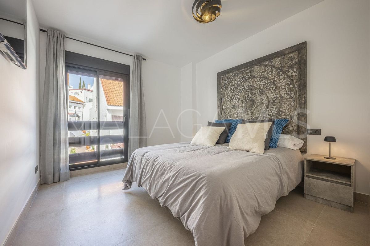 Apartamento for sale in Nueva Andalucia with 3 bedrooms