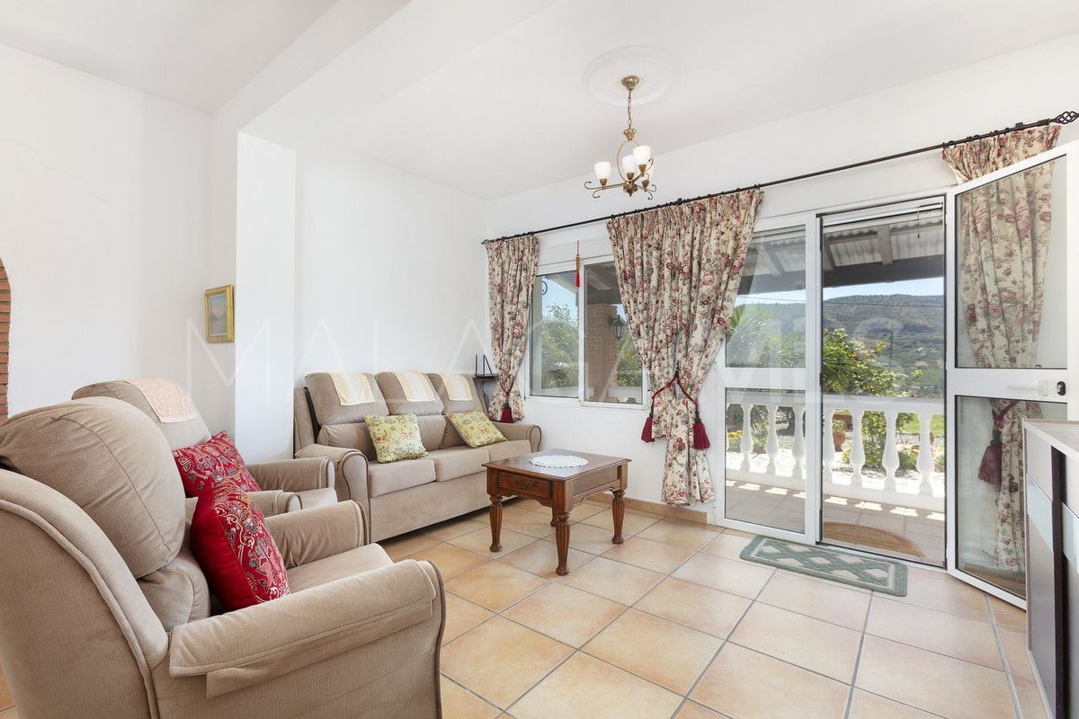 For sale Pizarra finca with 4 bedrooms