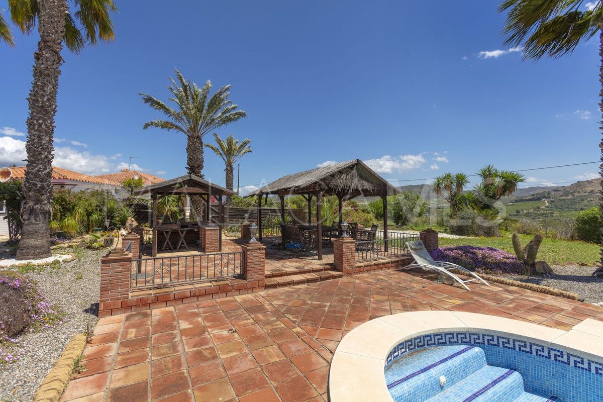 For sale Pizarra finca with 4 bedrooms