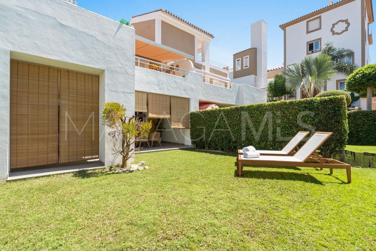 Markplanslägenhet for sale in New Golden Mile