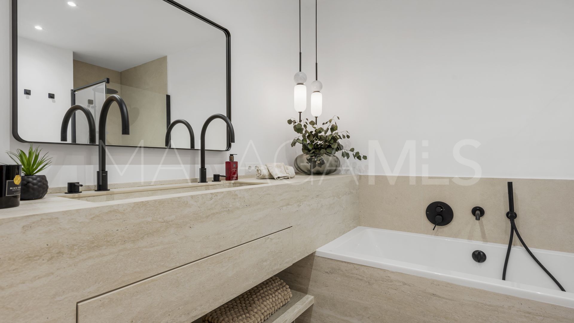 Zweistöckiges penthouse for sale in Four Seasons