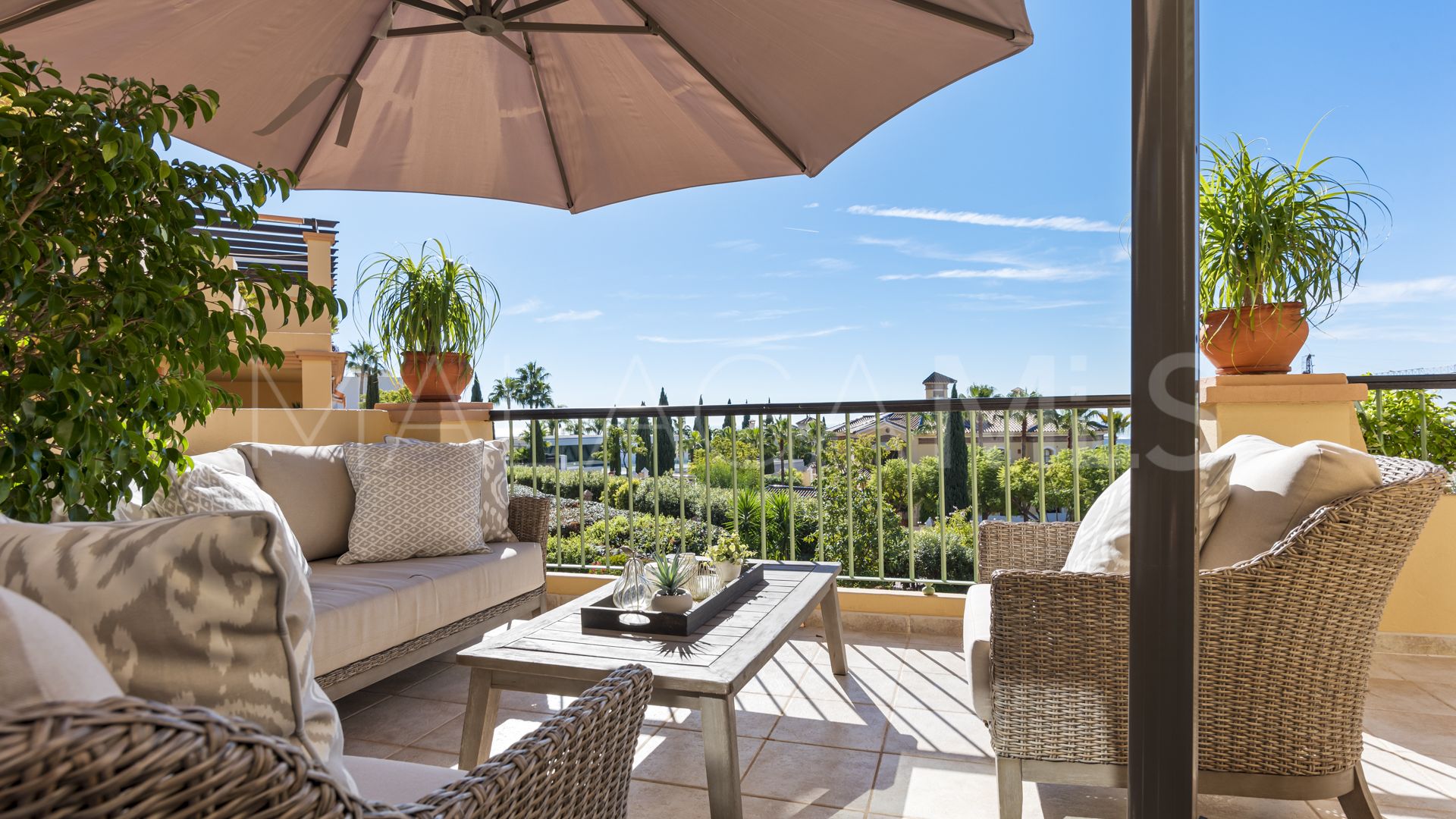 Zweistöckiges penthouse for sale in Four Seasons