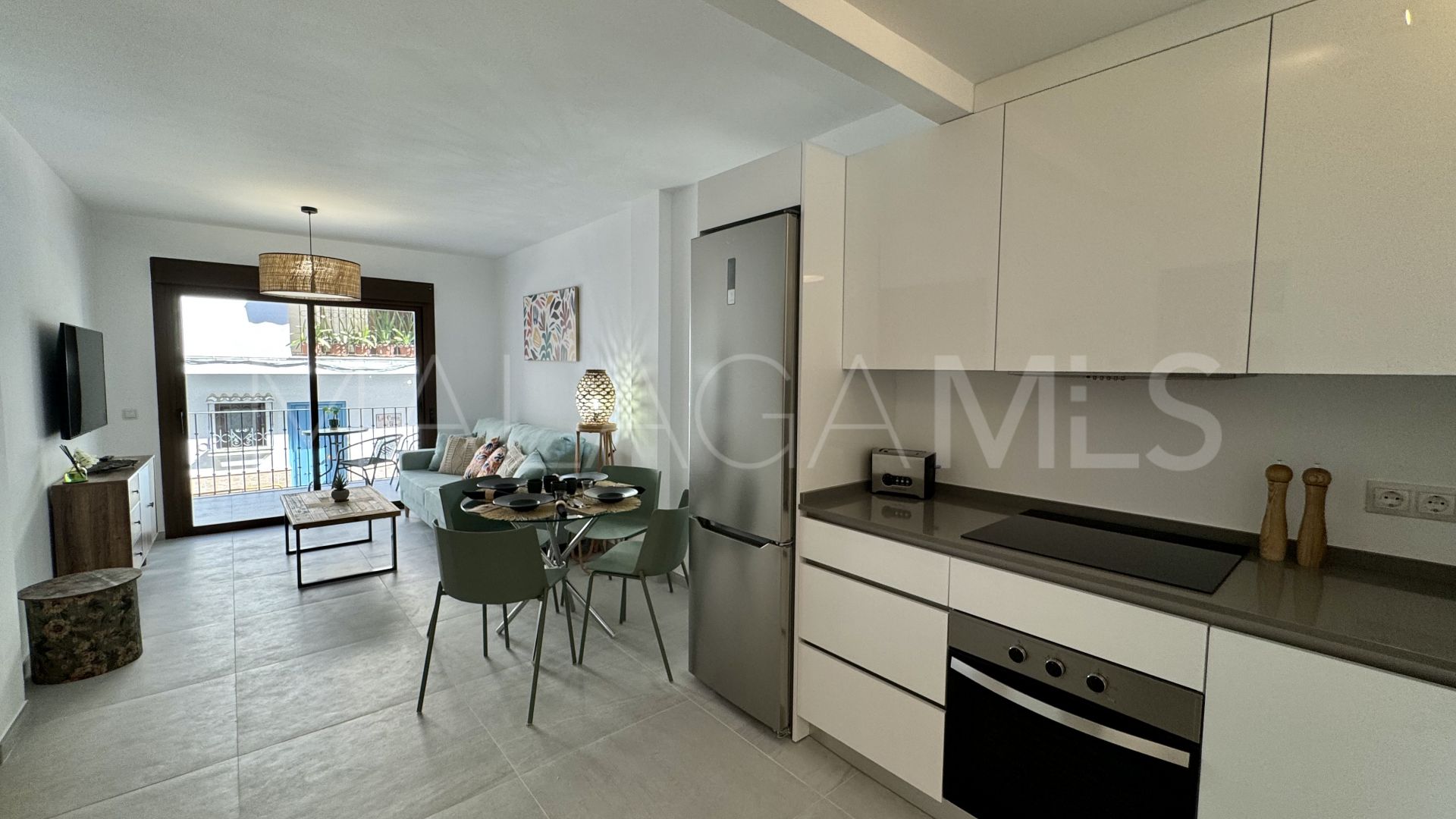 2 bedrooms apartment for sale in Benahavis Centro