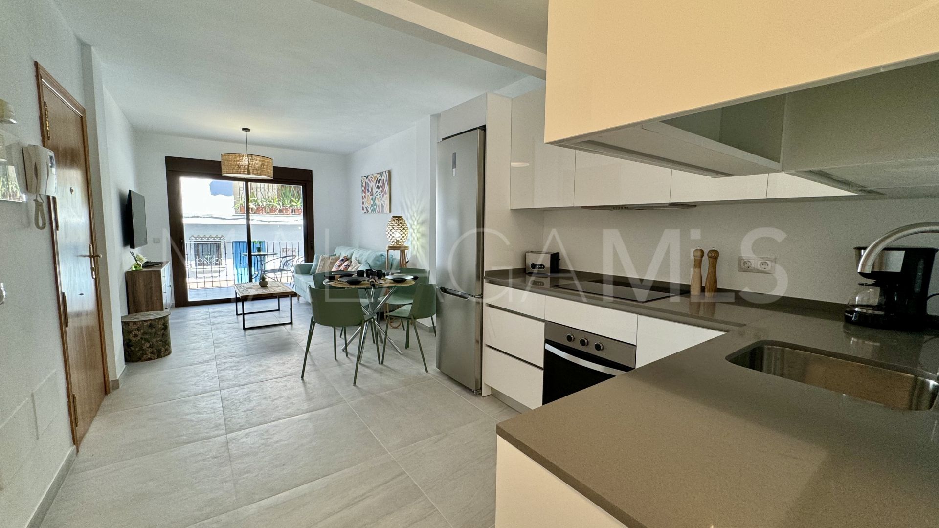 2 bedrooms apartment for sale in Benahavis Centro