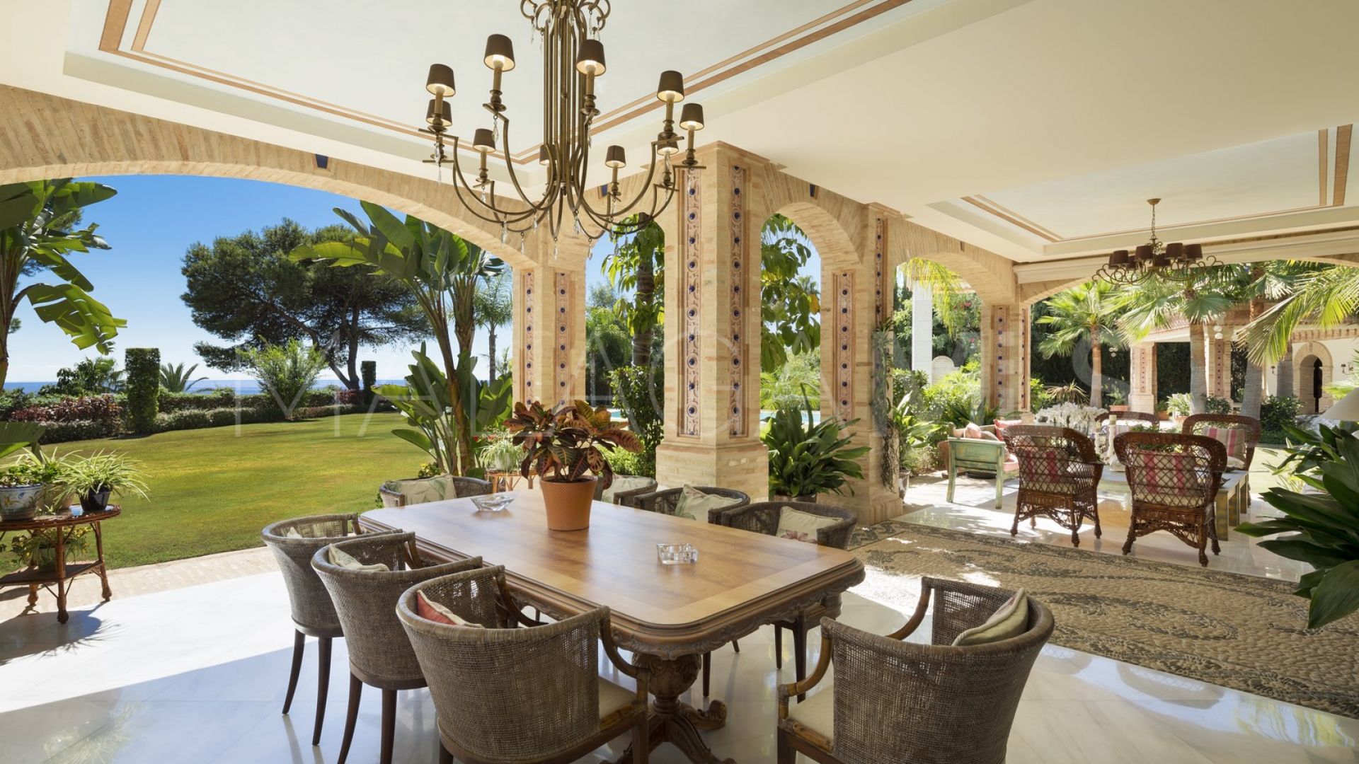 Mansion for sale in Sierra Blanca with 7 bedrooms