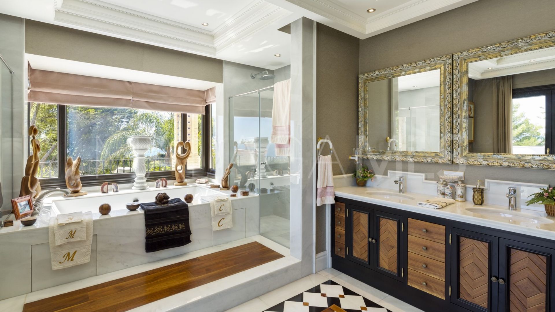 Mansion for sale in Sierra Blanca with 7 bedrooms