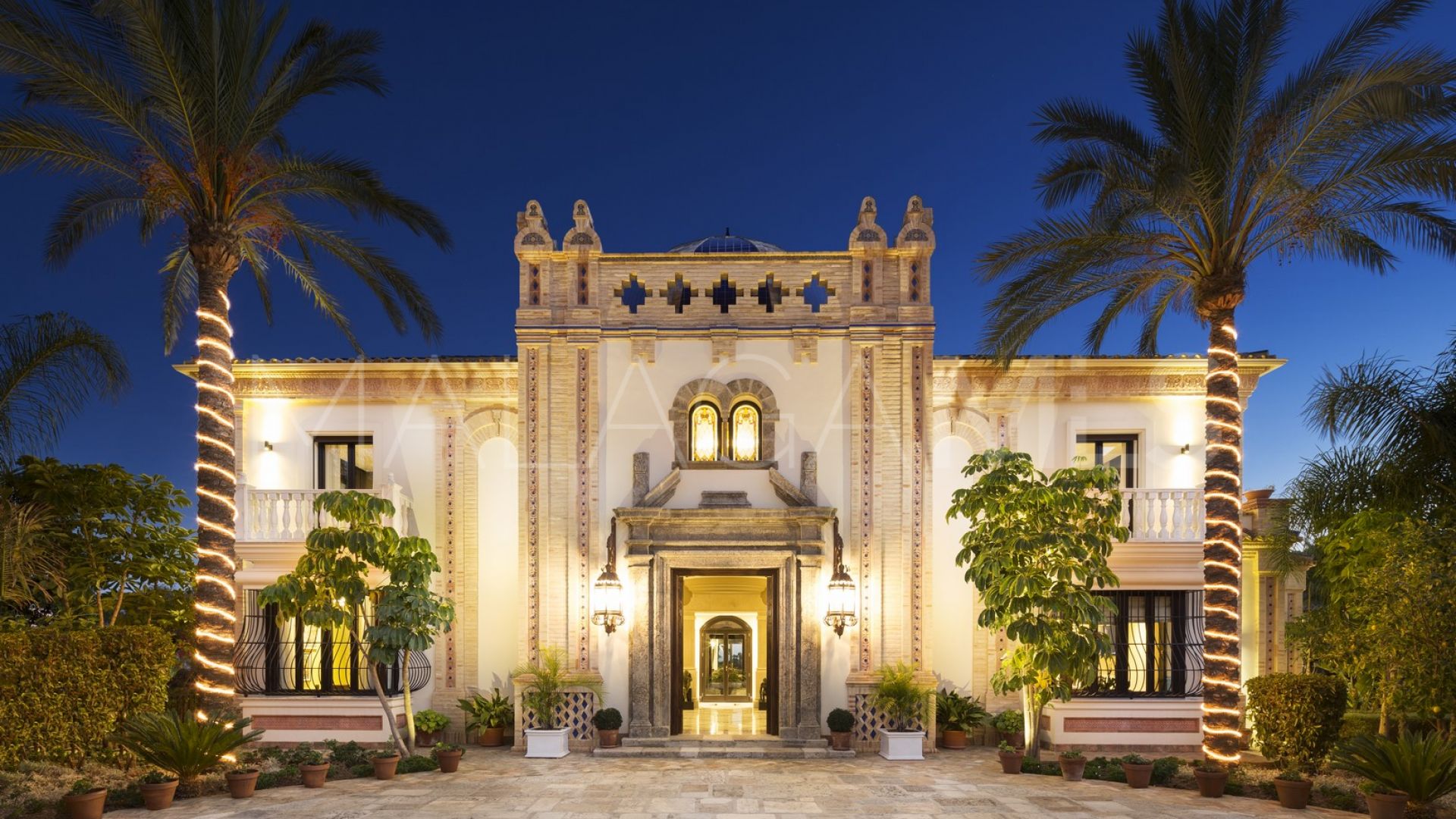 Mansion for sale in Sierra Blanca with 7 bedrooms