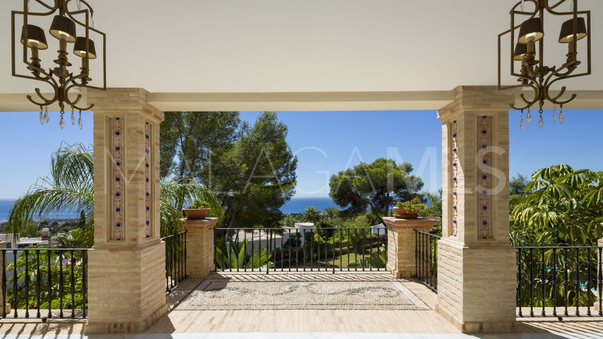 Mansion for sale in Sierra Blanca with 7 bedrooms