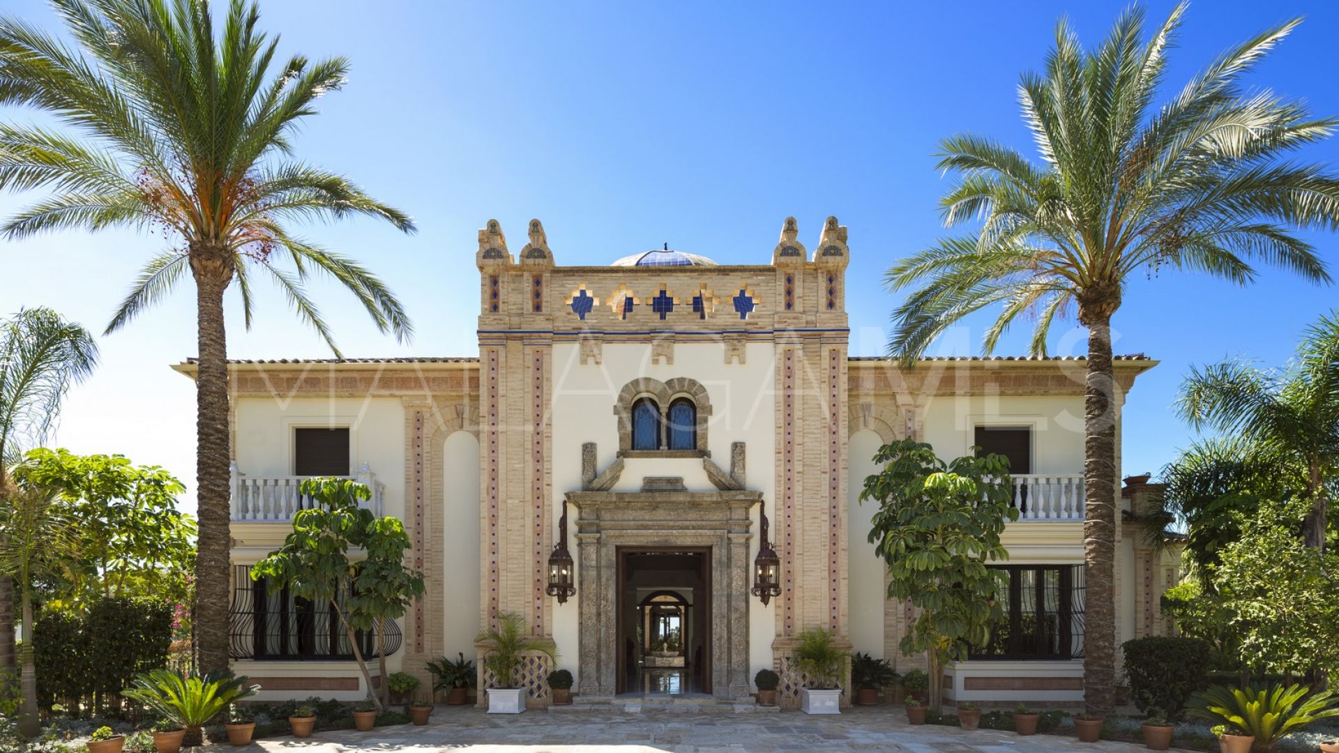 Mansion for sale in Sierra Blanca with 7 bedrooms