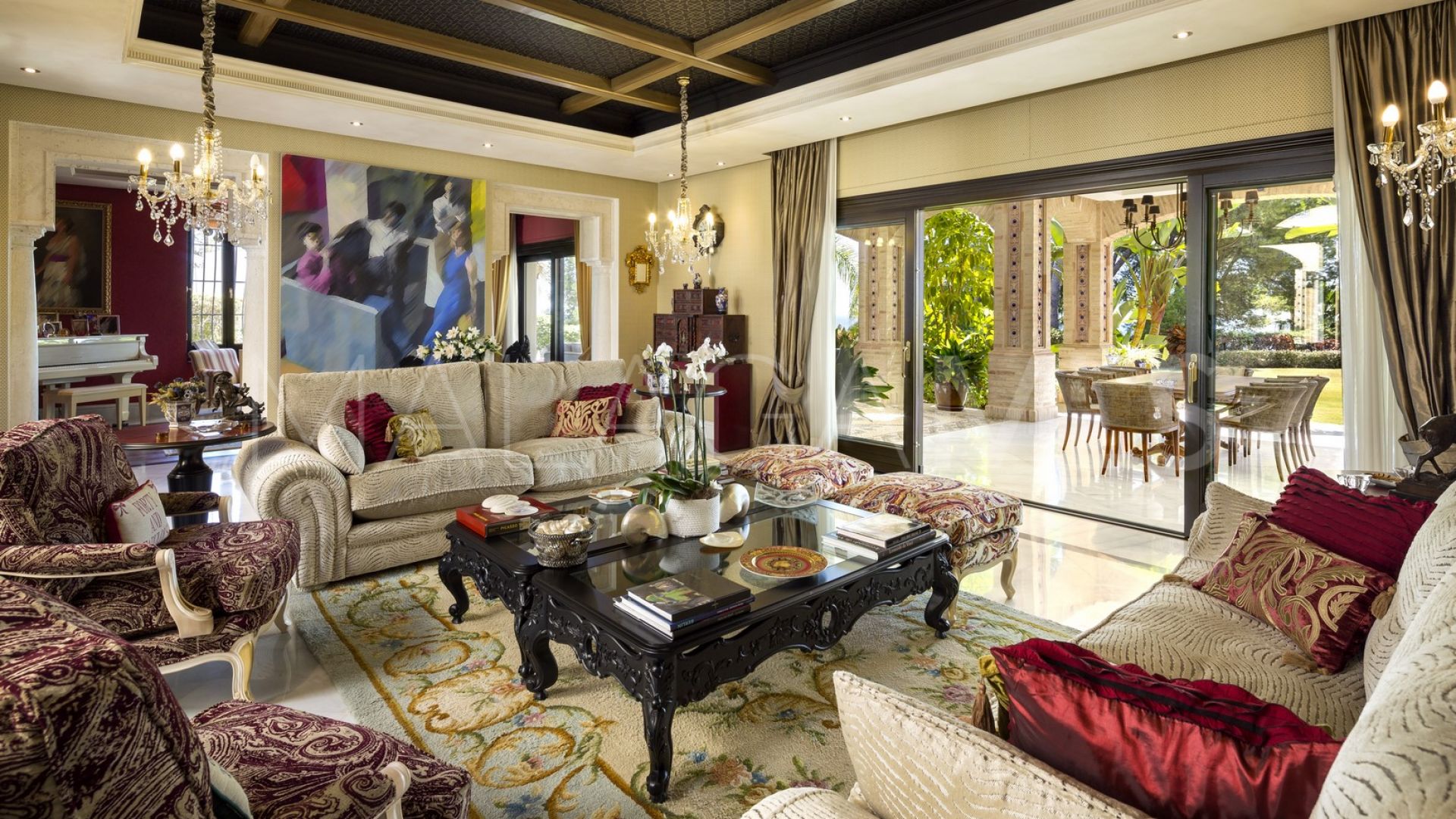 Mansion for sale in Sierra Blanca with 7 bedrooms