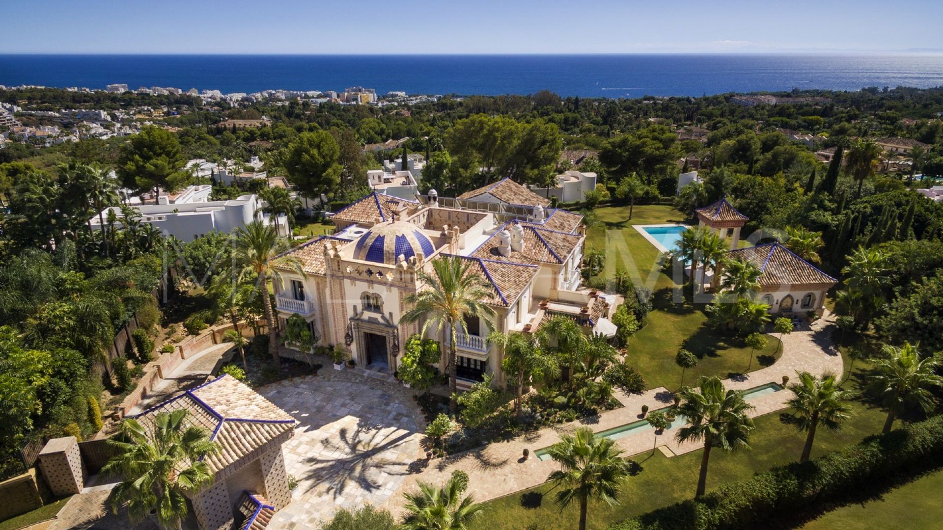 Mansion for sale in Sierra Blanca with 7 bedrooms
