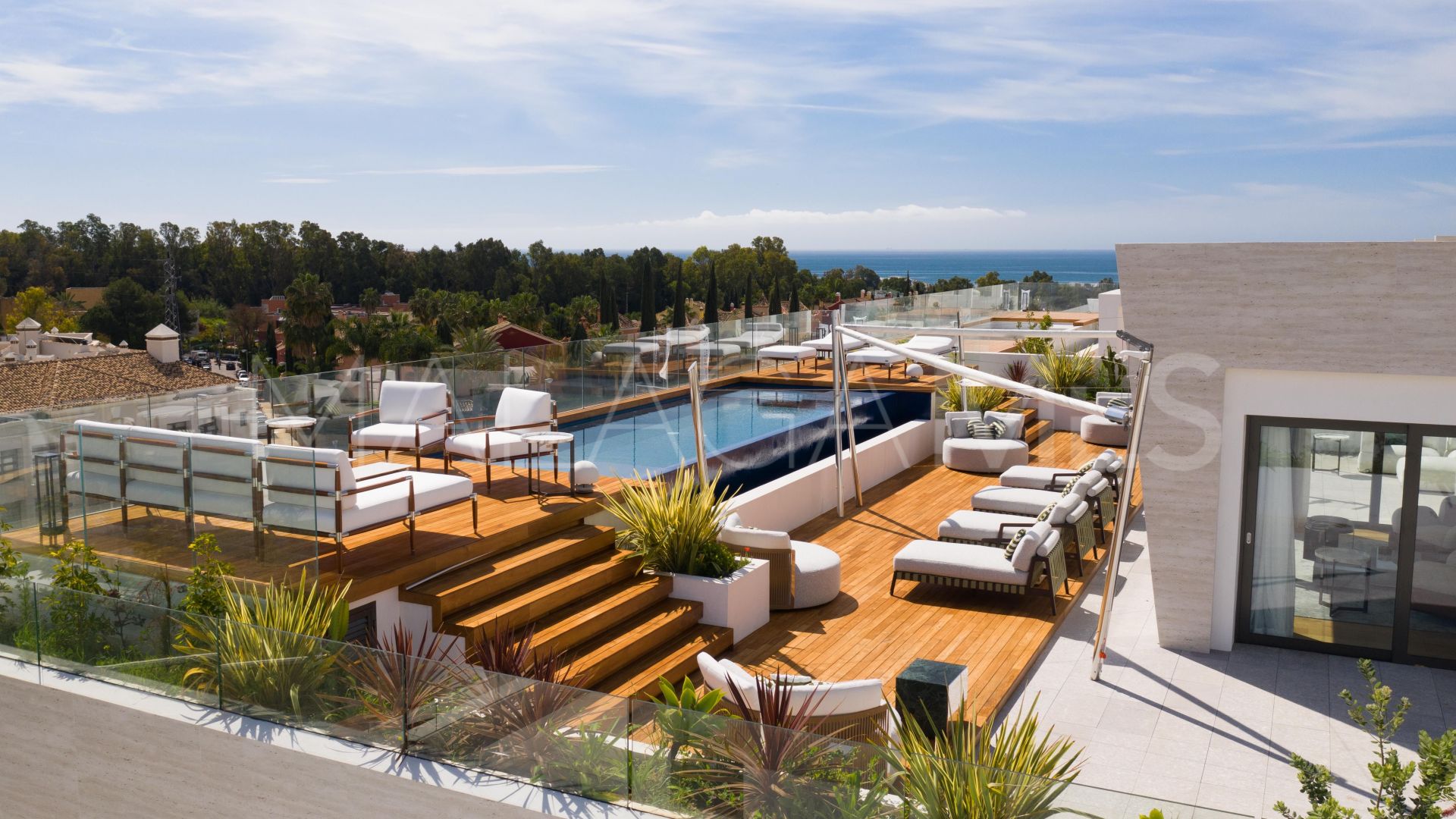 Buy atico in Marbella Golden Mile de 3 bedrooms