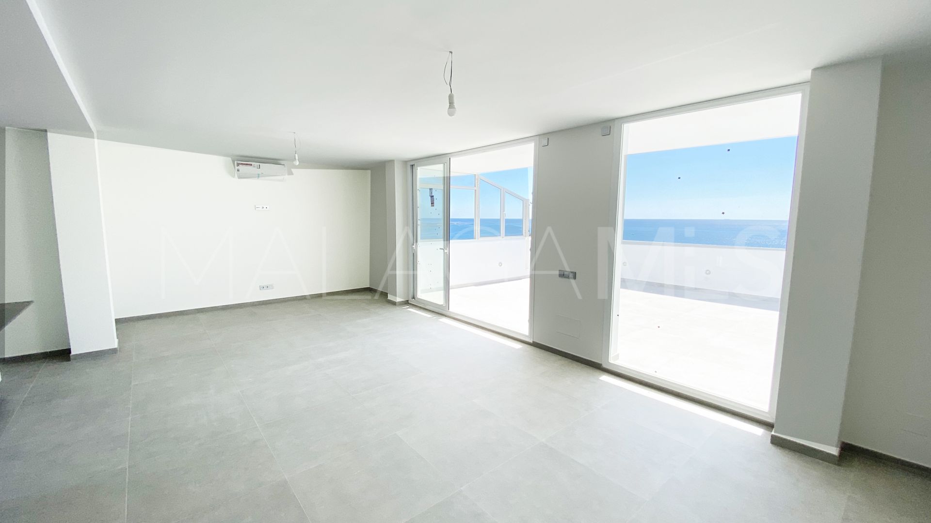 Ático with 3 bedrooms for sale in Estepona