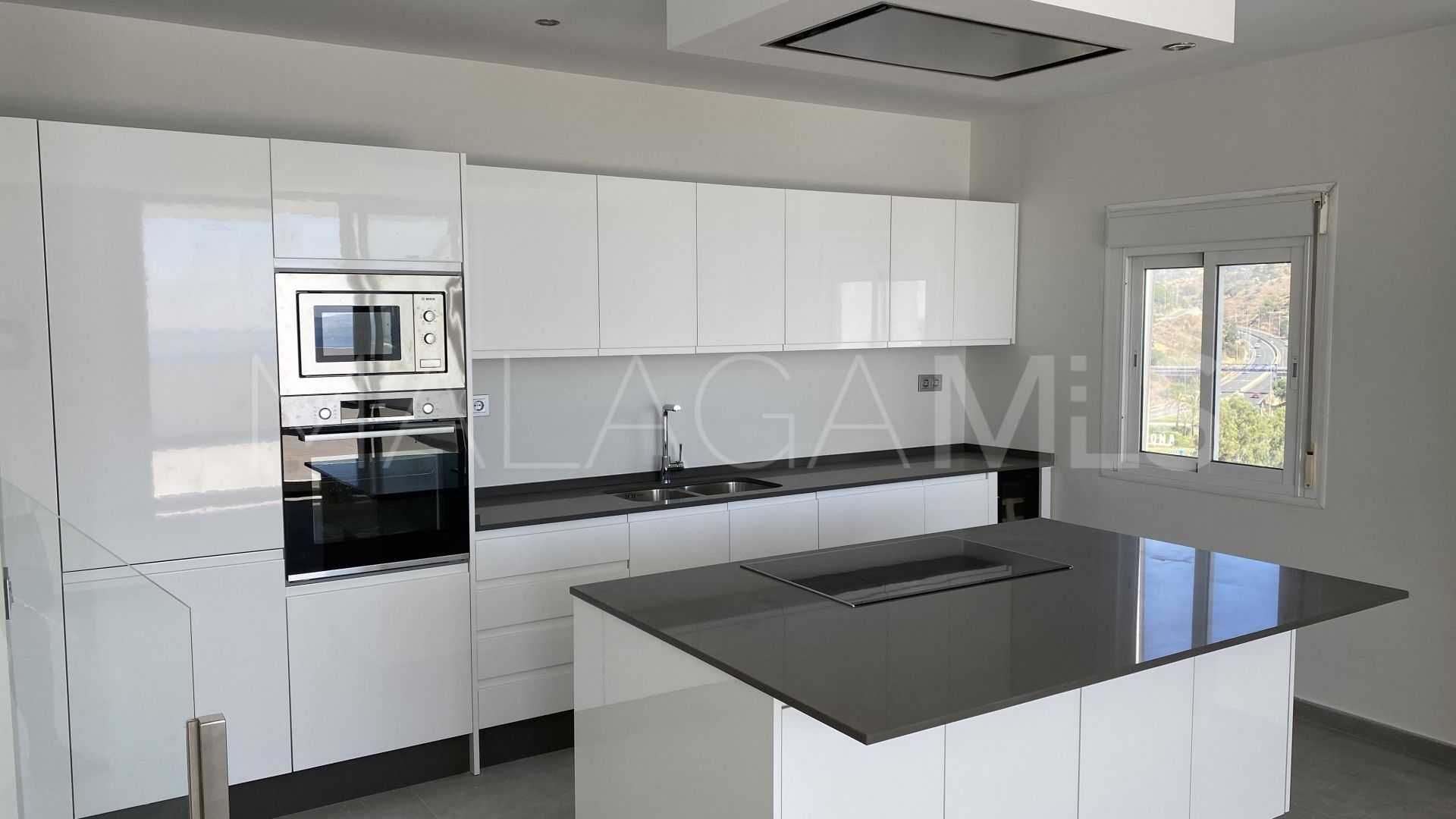 Ático with 3 bedrooms for sale in Estepona