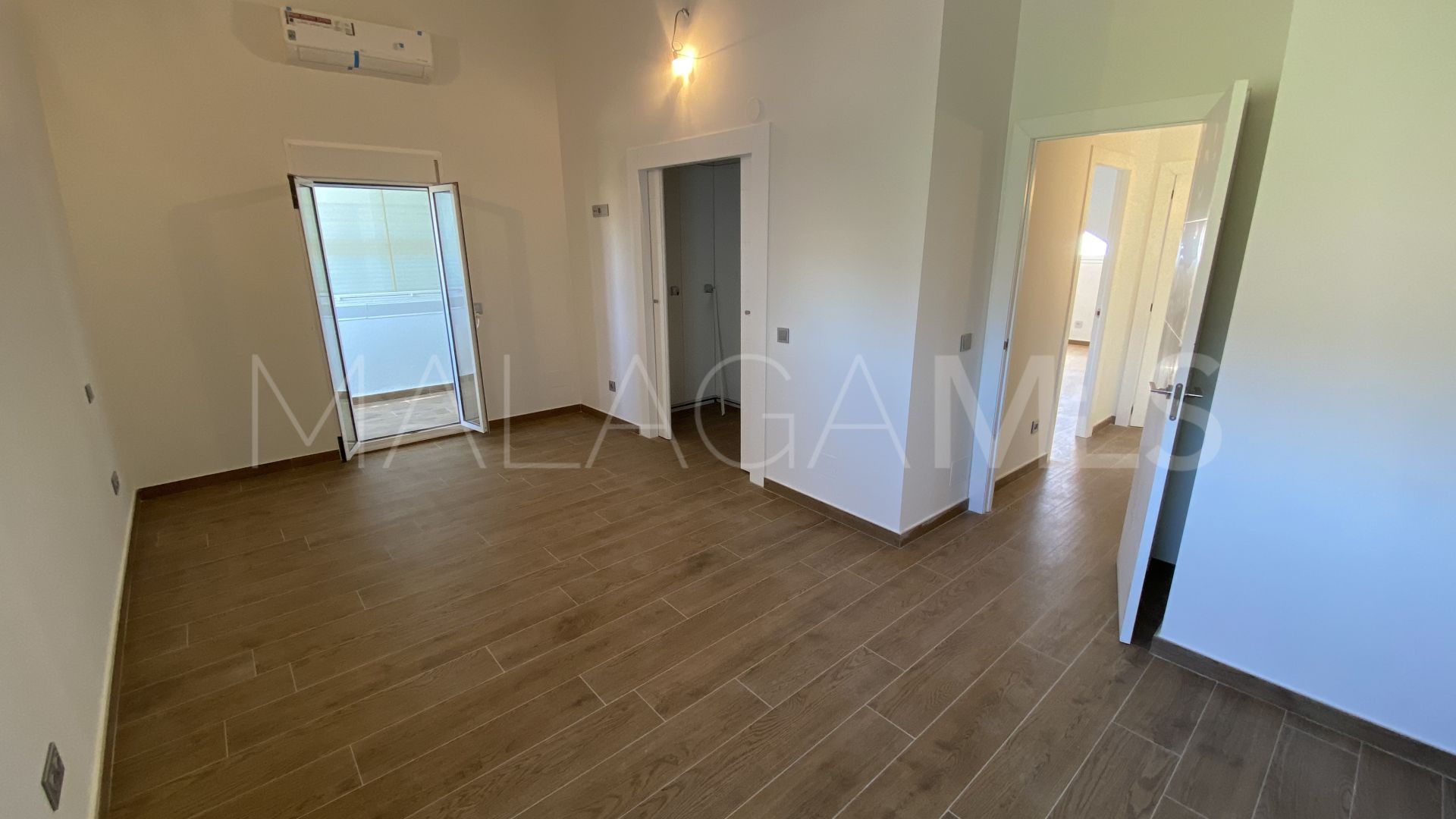 Ático with 3 bedrooms for sale in Estepona