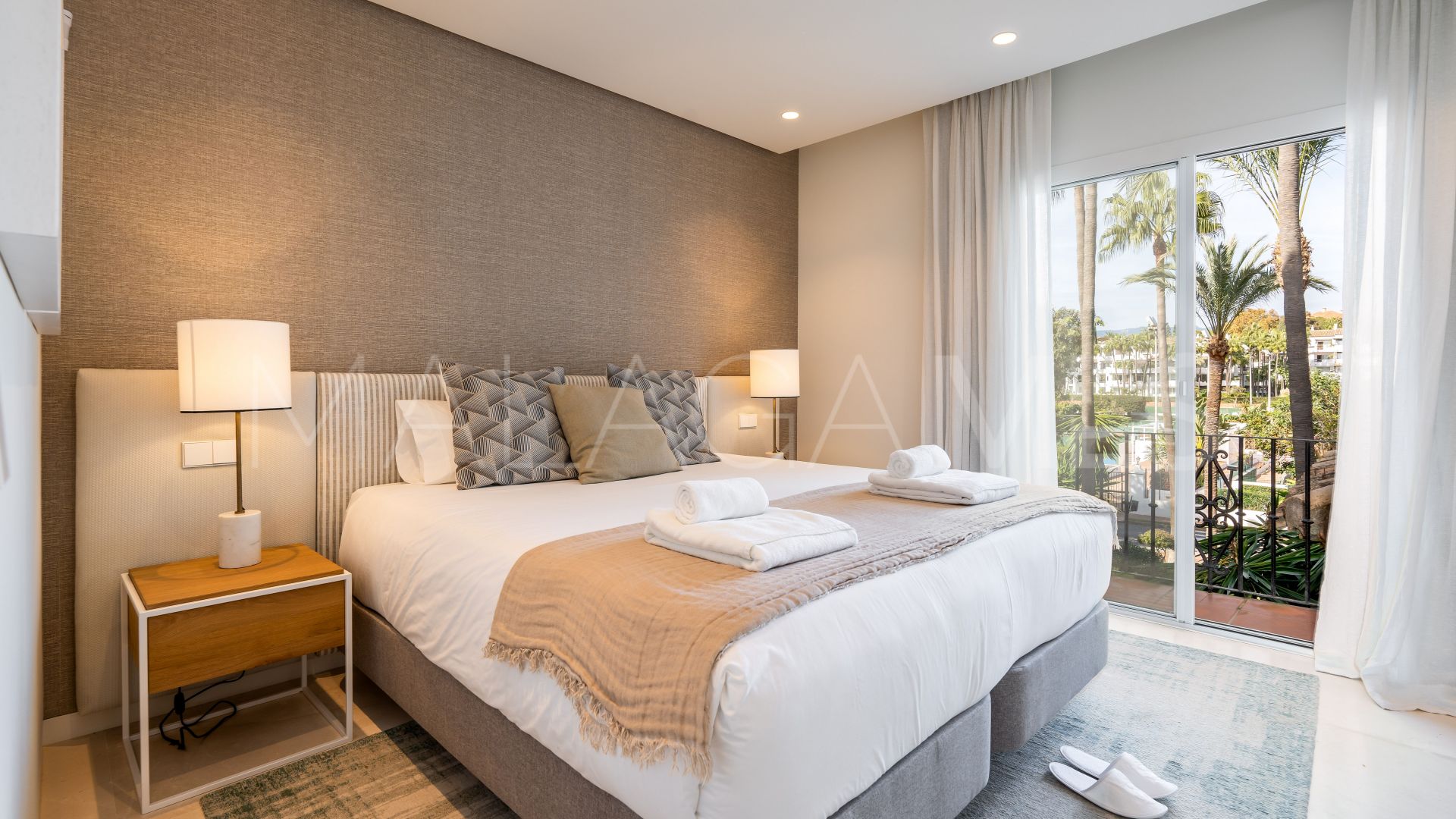 Duplex penthouse for sale in Marina Puente Romano