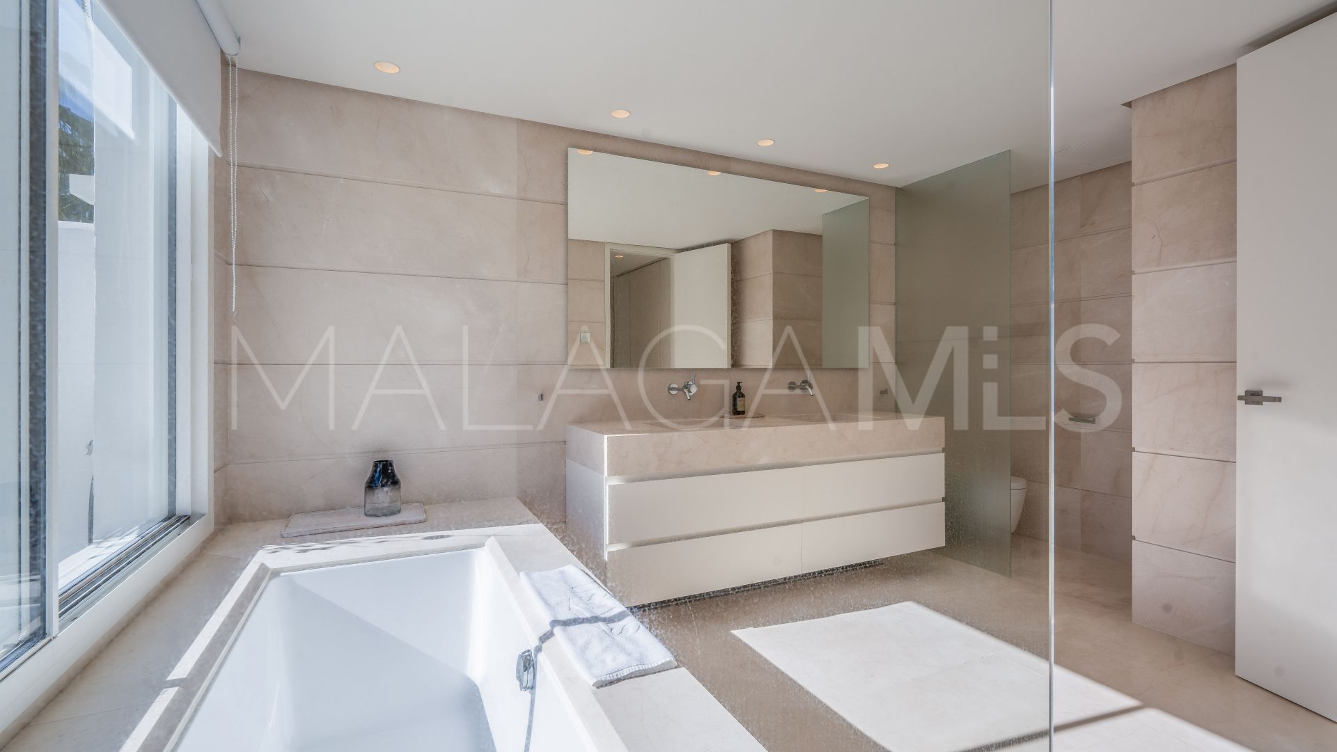 Duplex penthouse for sale in Marina Puente Romano