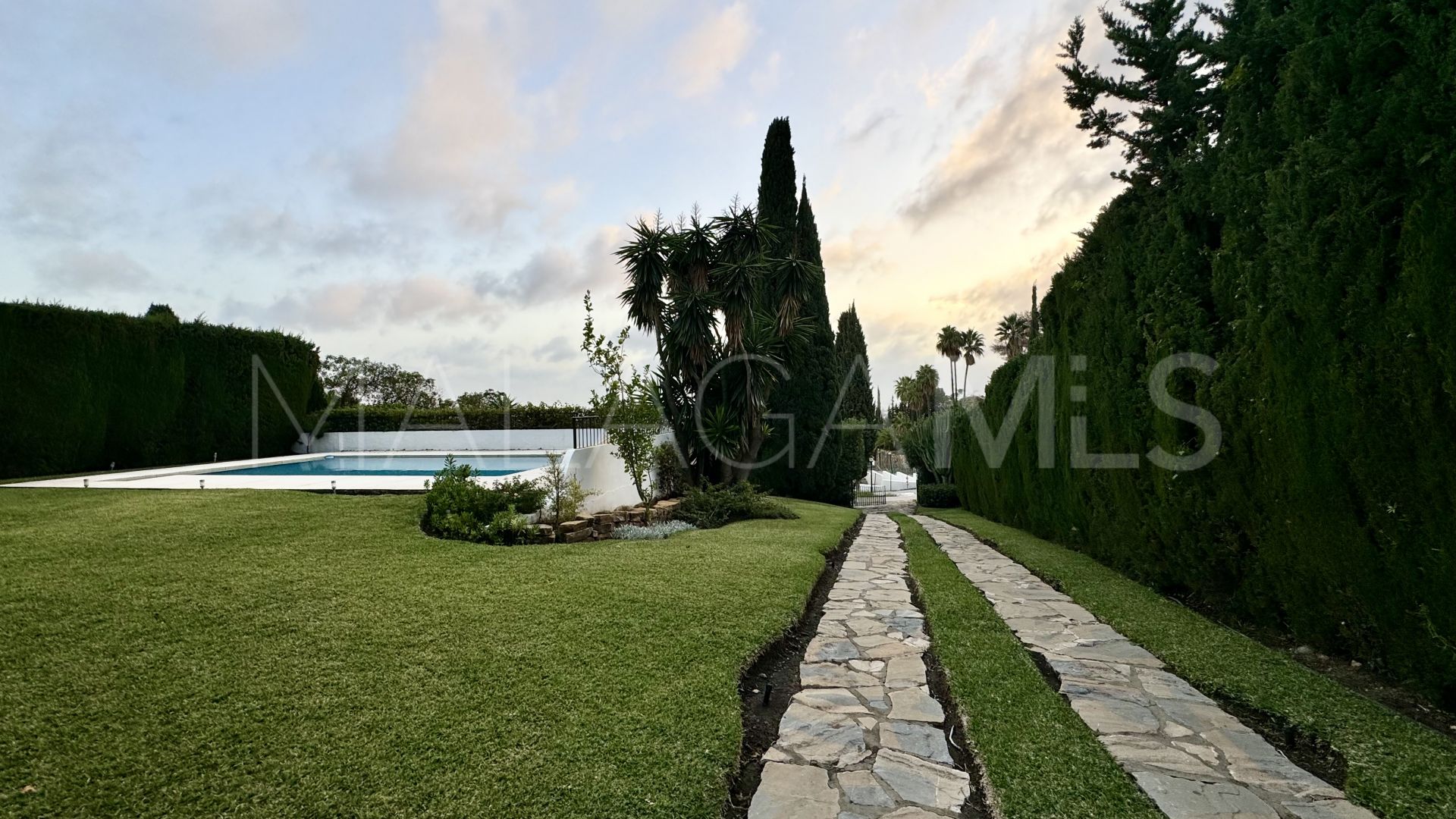 Villa jumelée for sale in Paraiso Alto