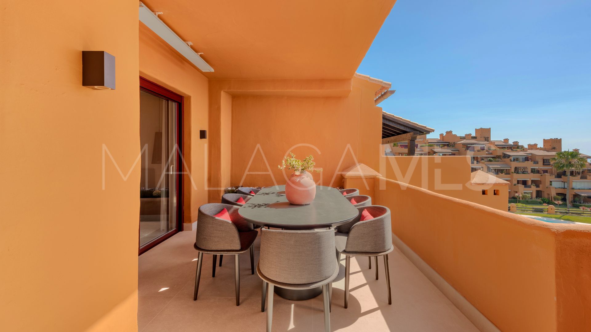 Se vende apartamento in Los Granados del Mar with 4 bedrooms