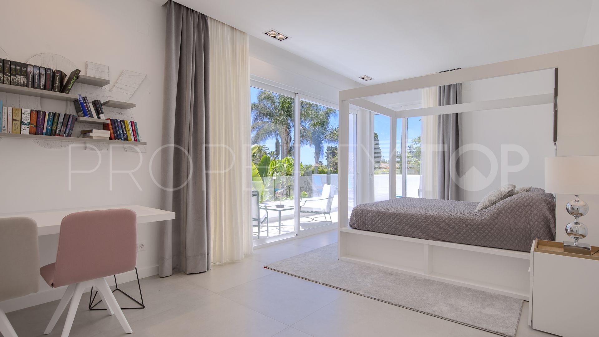 For sale 6 bedrooms villa in Guadalmina Baja