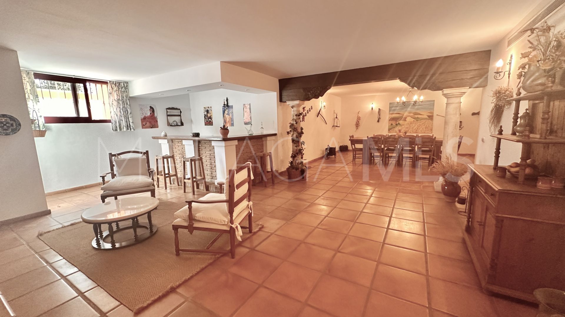 Buy villa in Altos Reales with 6 bedrooms