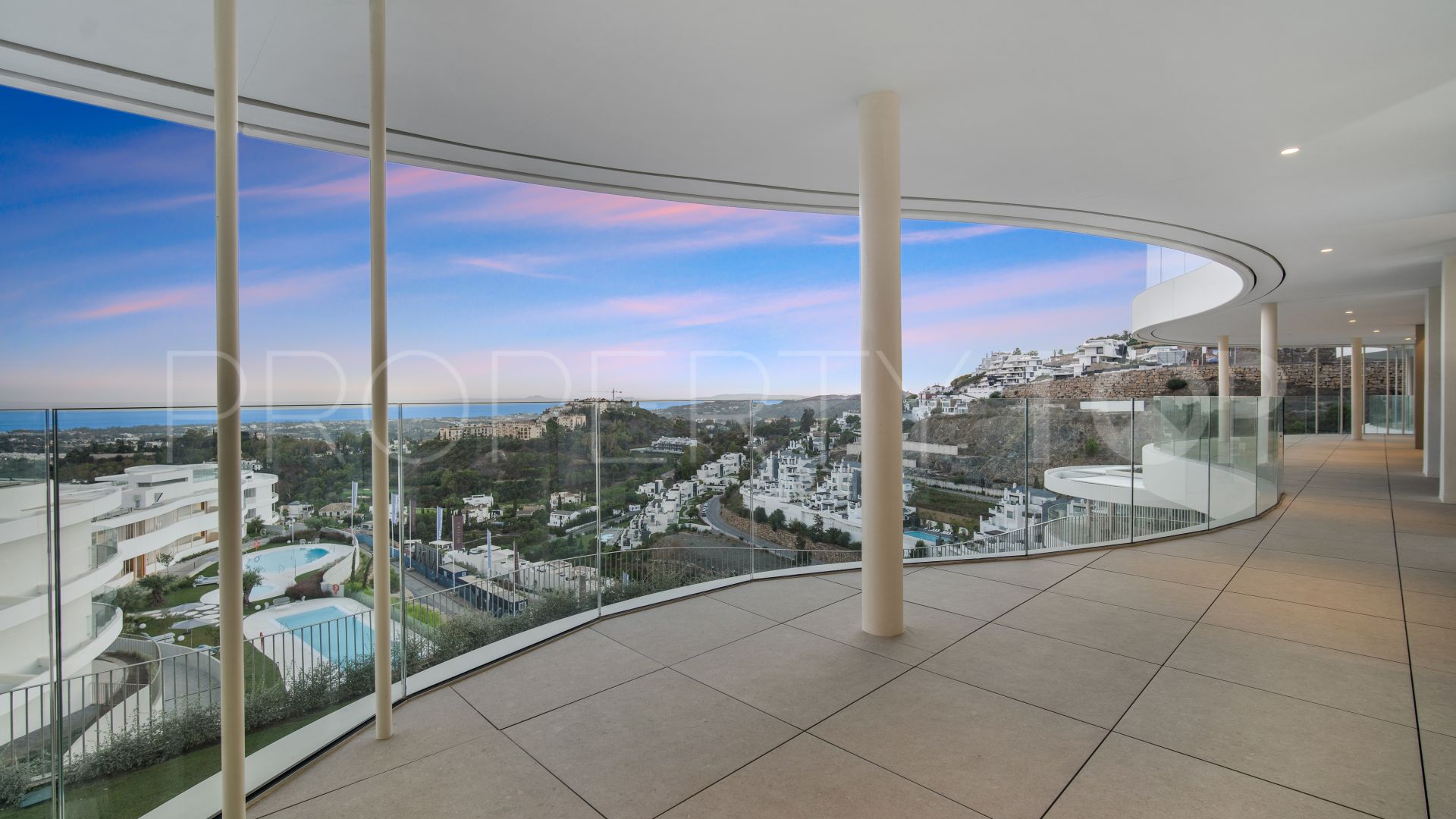 Comprar apartamento en The View Marbella de 3 dormitorios