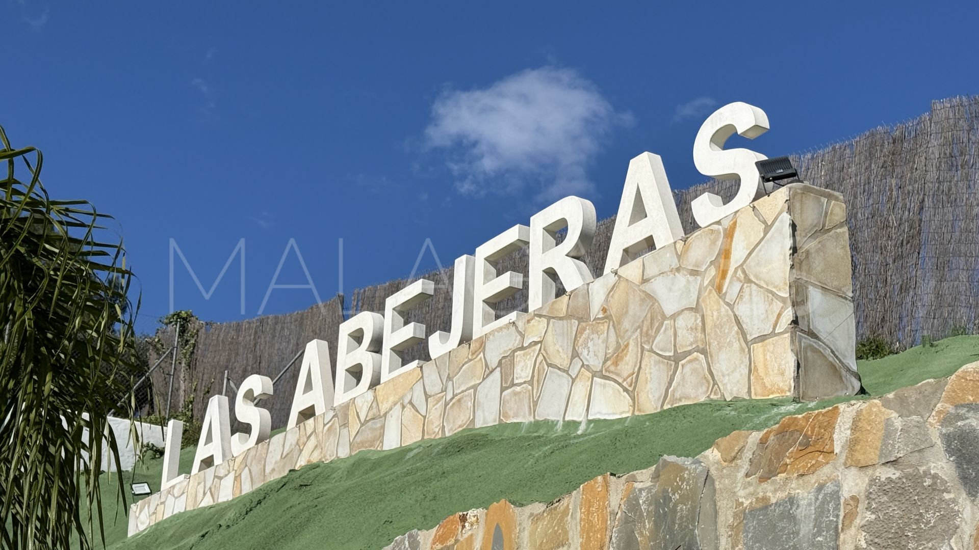 For sale Forest Hills duplex with 1 bedroom