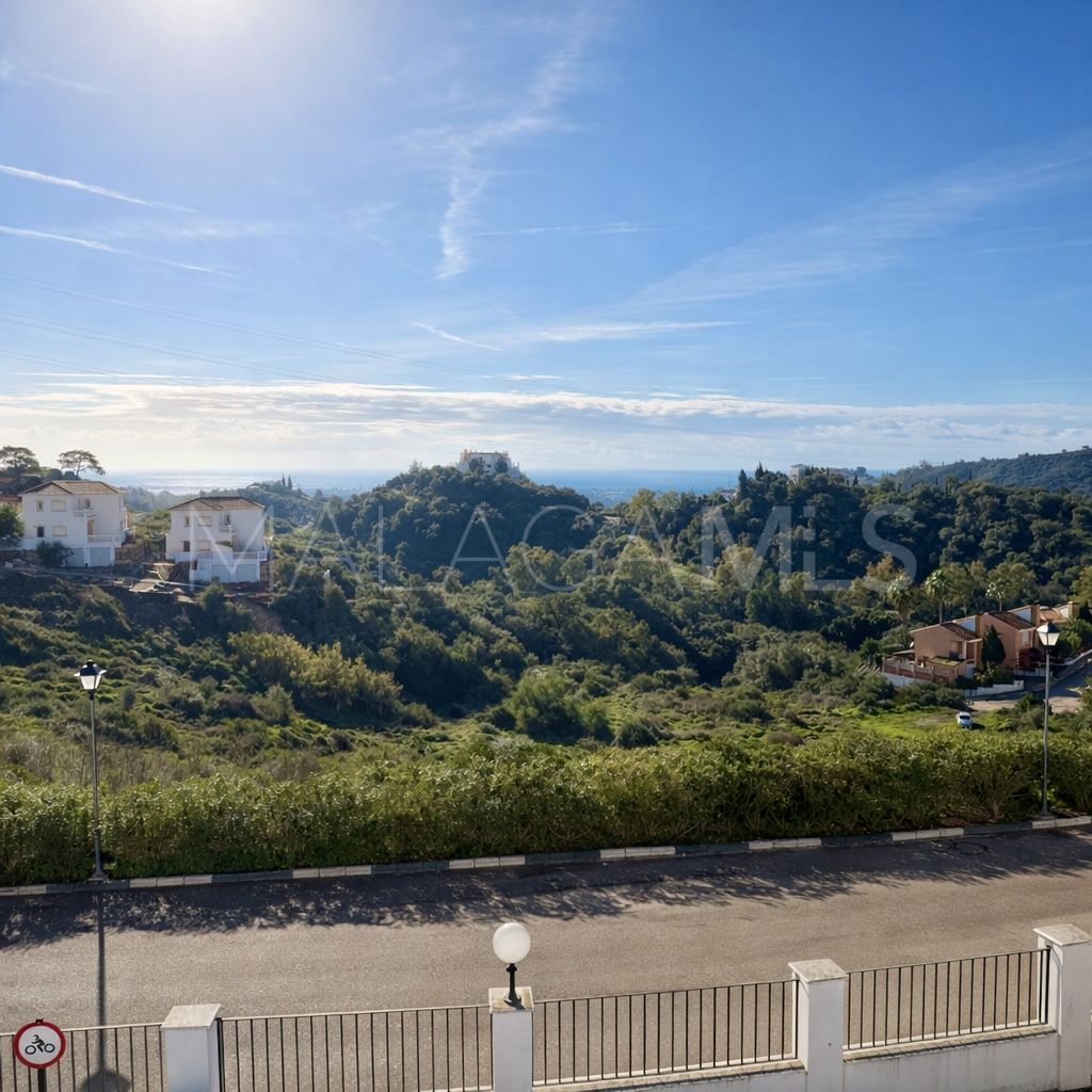 For sale Forest Hills duplex with 1 bedroom