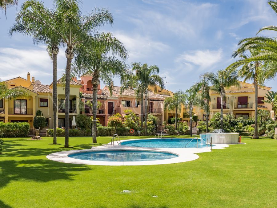 Reihenhaus for sale in Jardines de las Lomas
