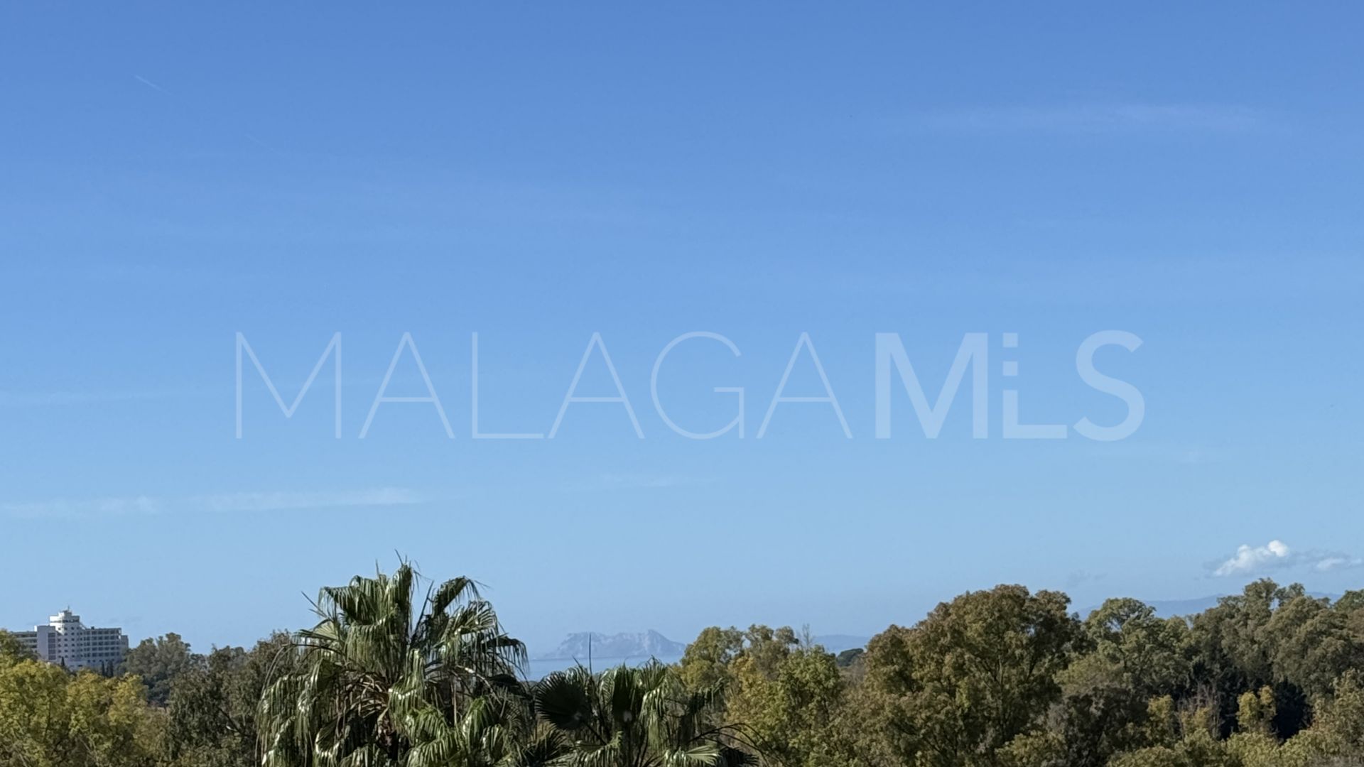 For sale 2 bedrooms apartment in Benatalaya
