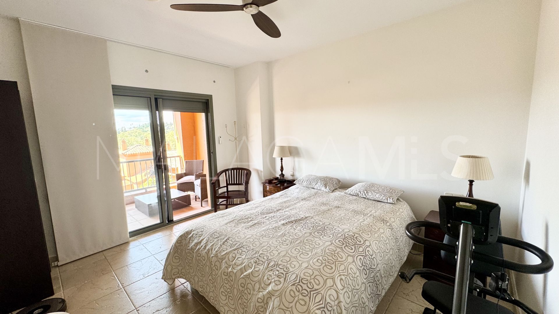 For sale 2 bedrooms apartment in Benatalaya