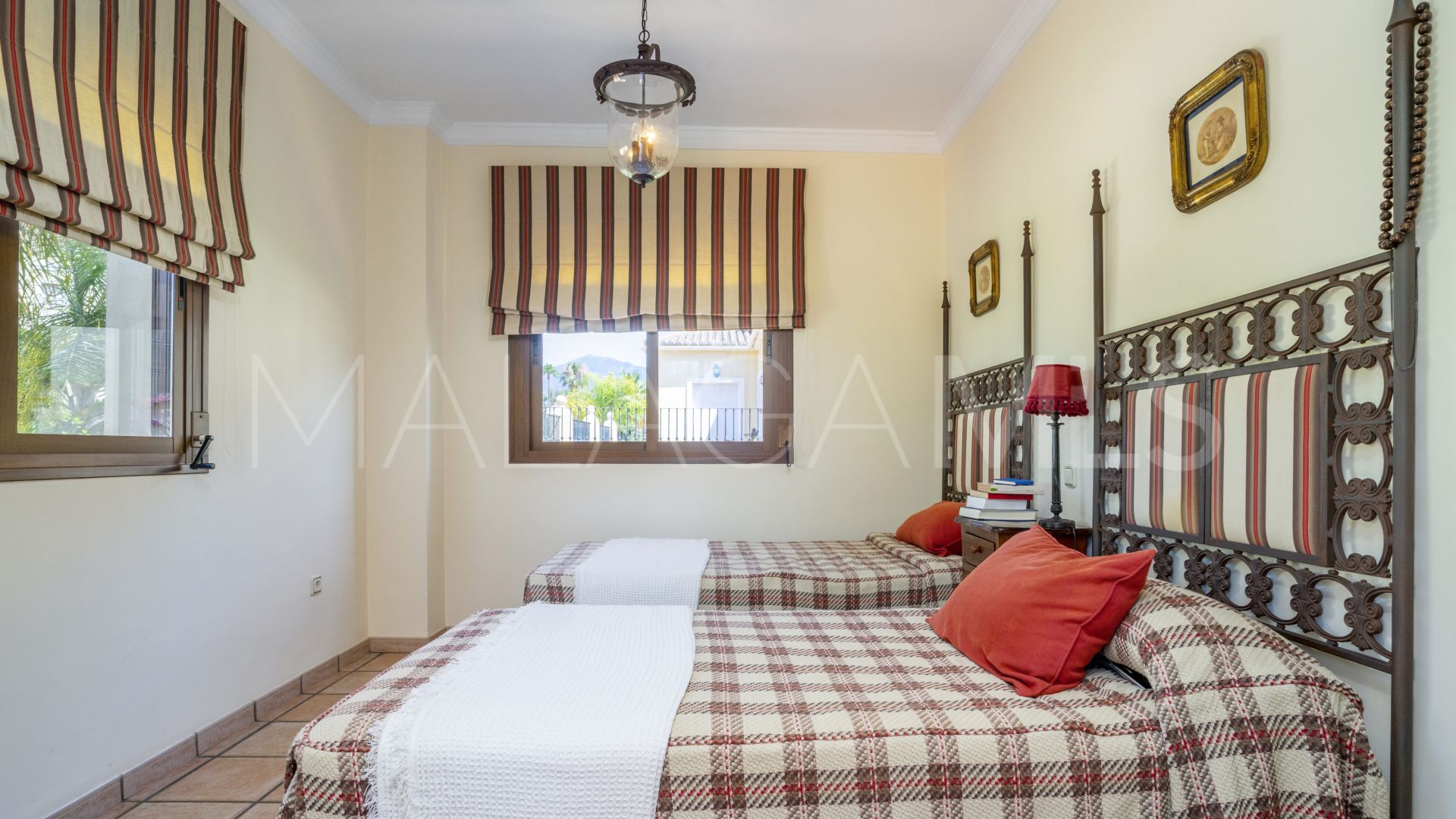Villa for sale in Guadalmina Alta
