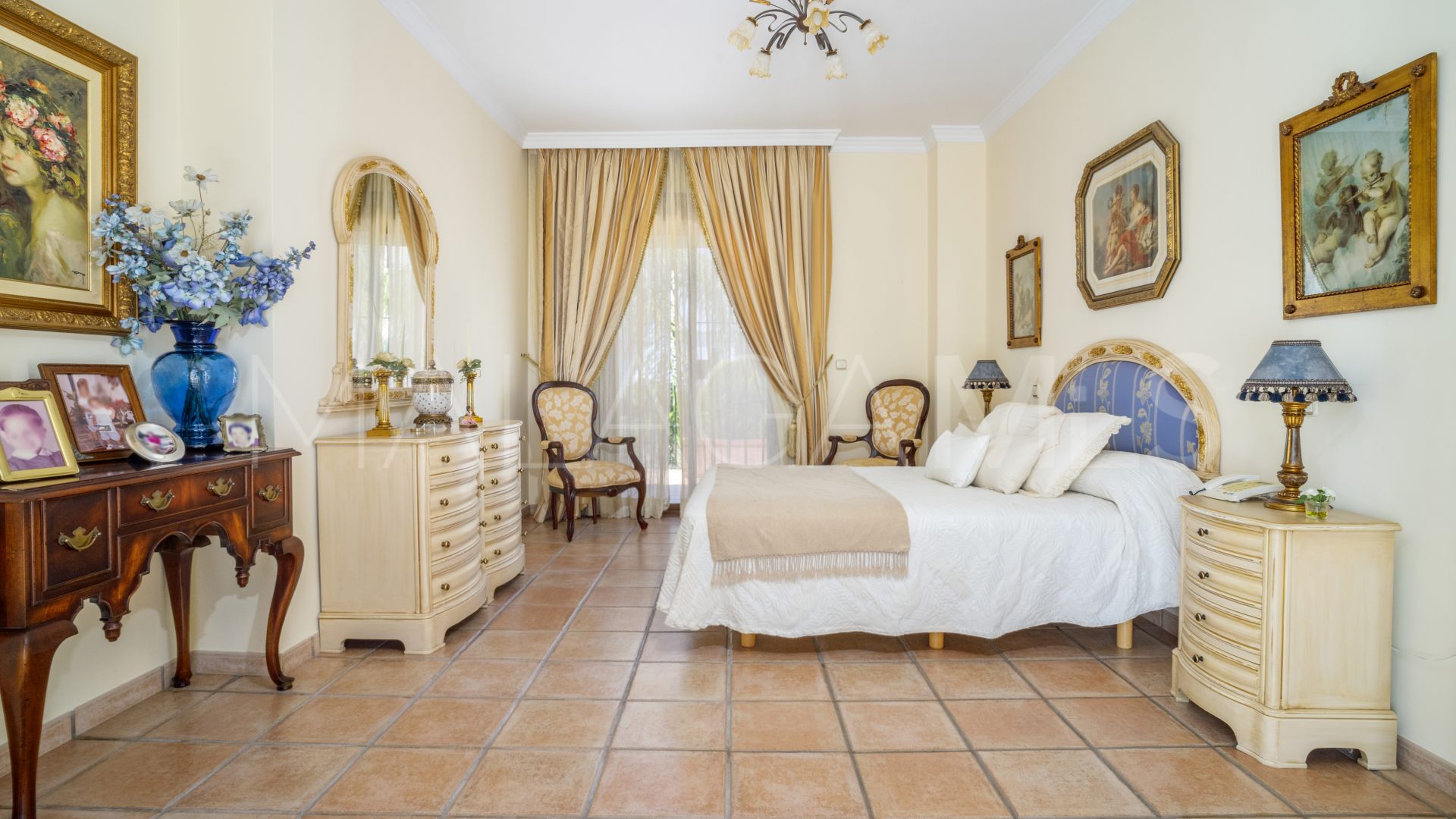 Villa for sale in Guadalmina Alta