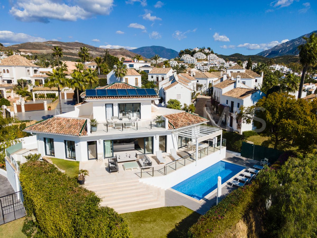 For sale Nueva Andalucia 6 bedrooms villa