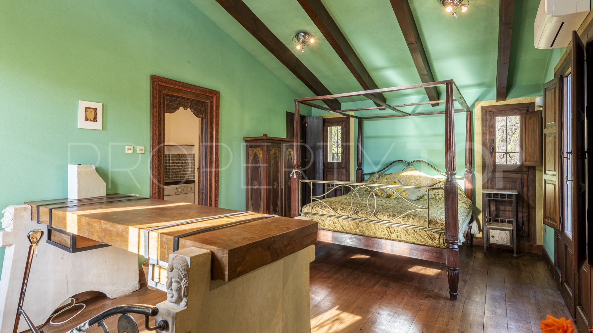 Se vende villa en Fuente del Espanto con 6 dormitorios