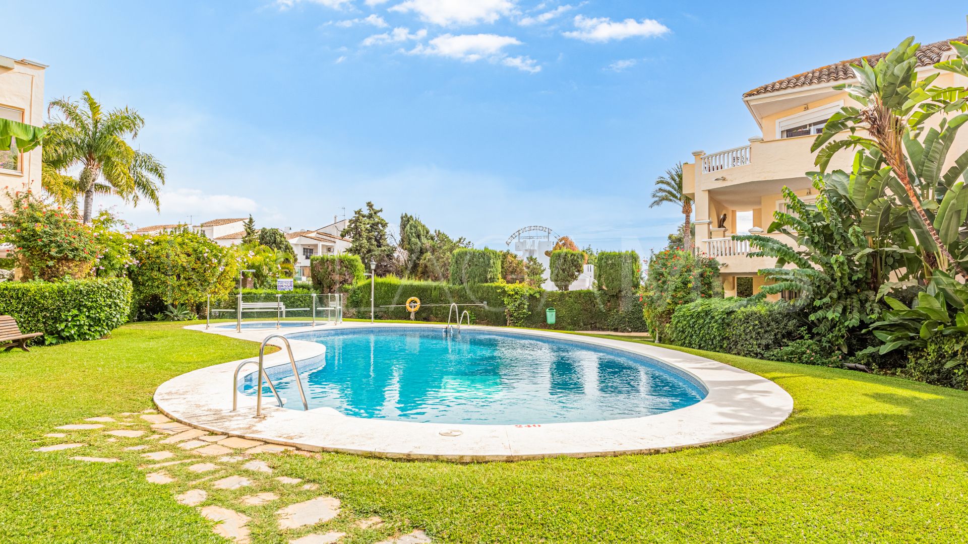 Buy apartamento planta baja de 3 bedrooms in El Paraiso