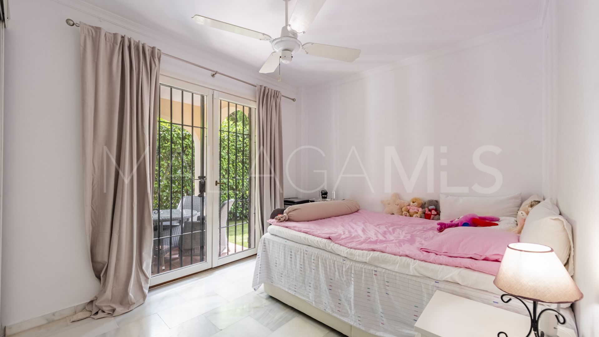 Buy apartamento planta baja de 3 bedrooms in El Paraiso