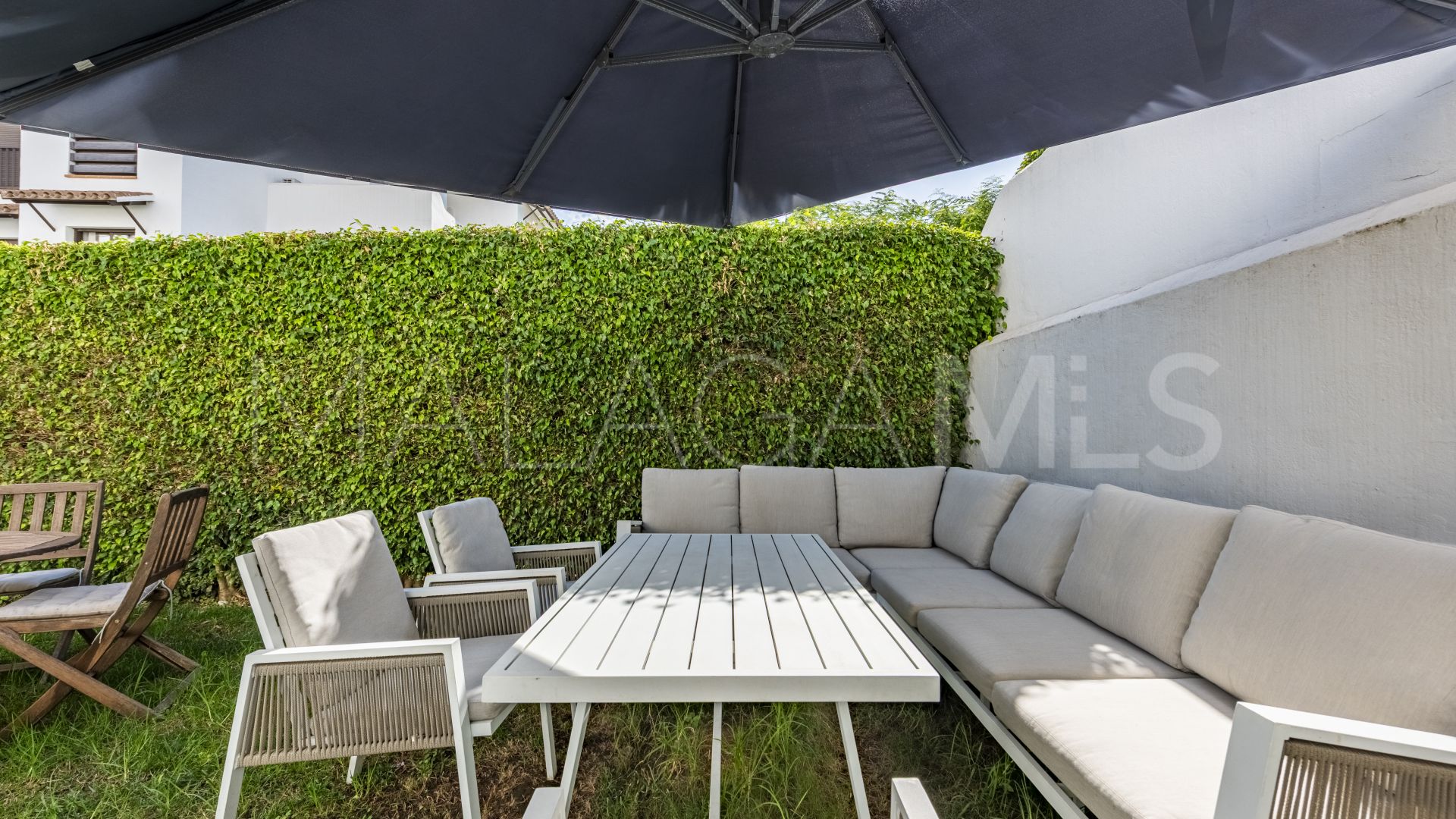 Erdgeschosswohnung for sale in Estepona Ost