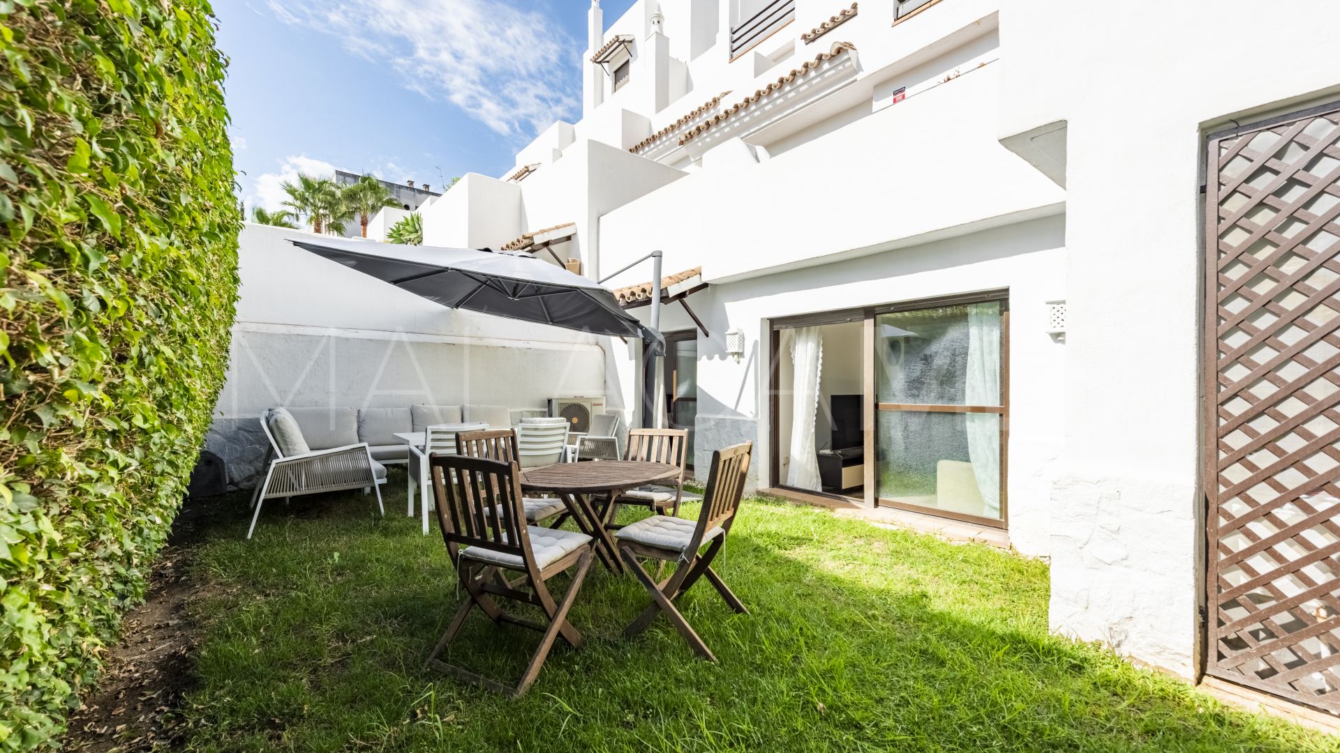 Erdgeschosswohnung for sale in Estepona Ost