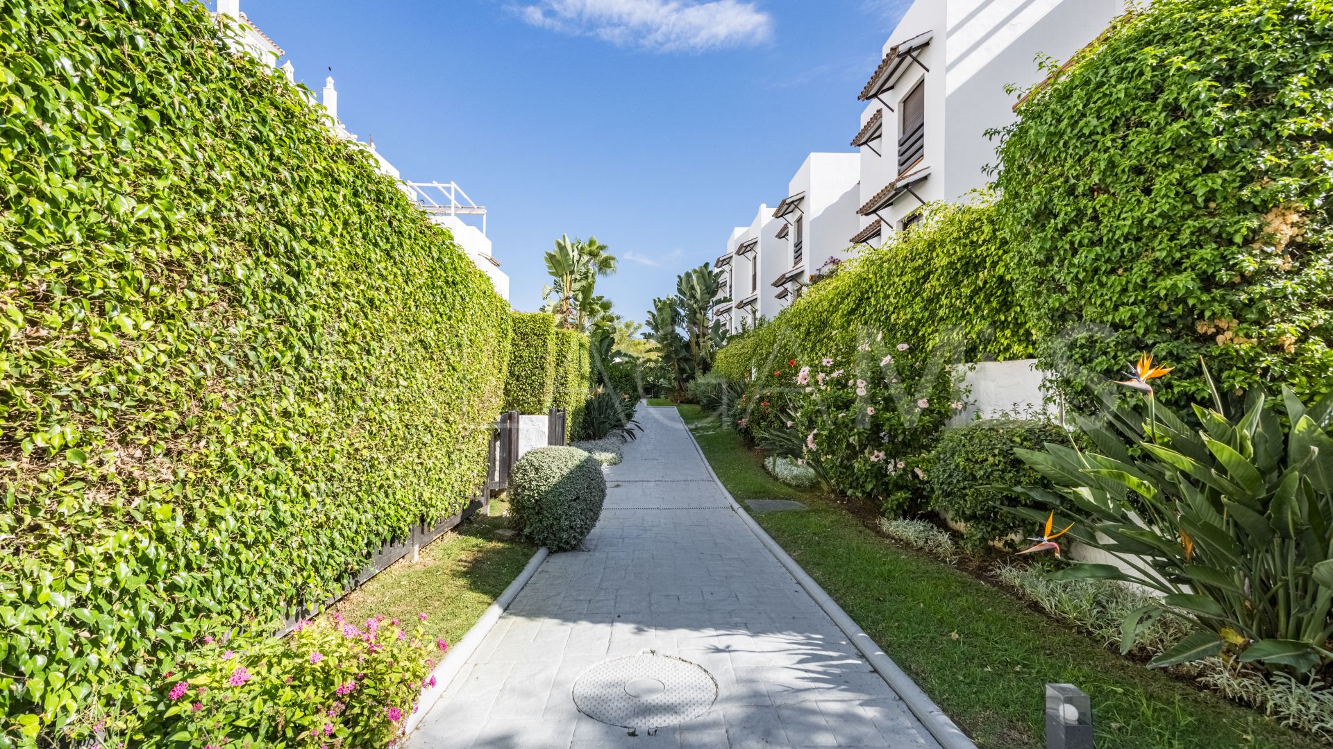 Erdgeschosswohnung for sale in Estepona Ost